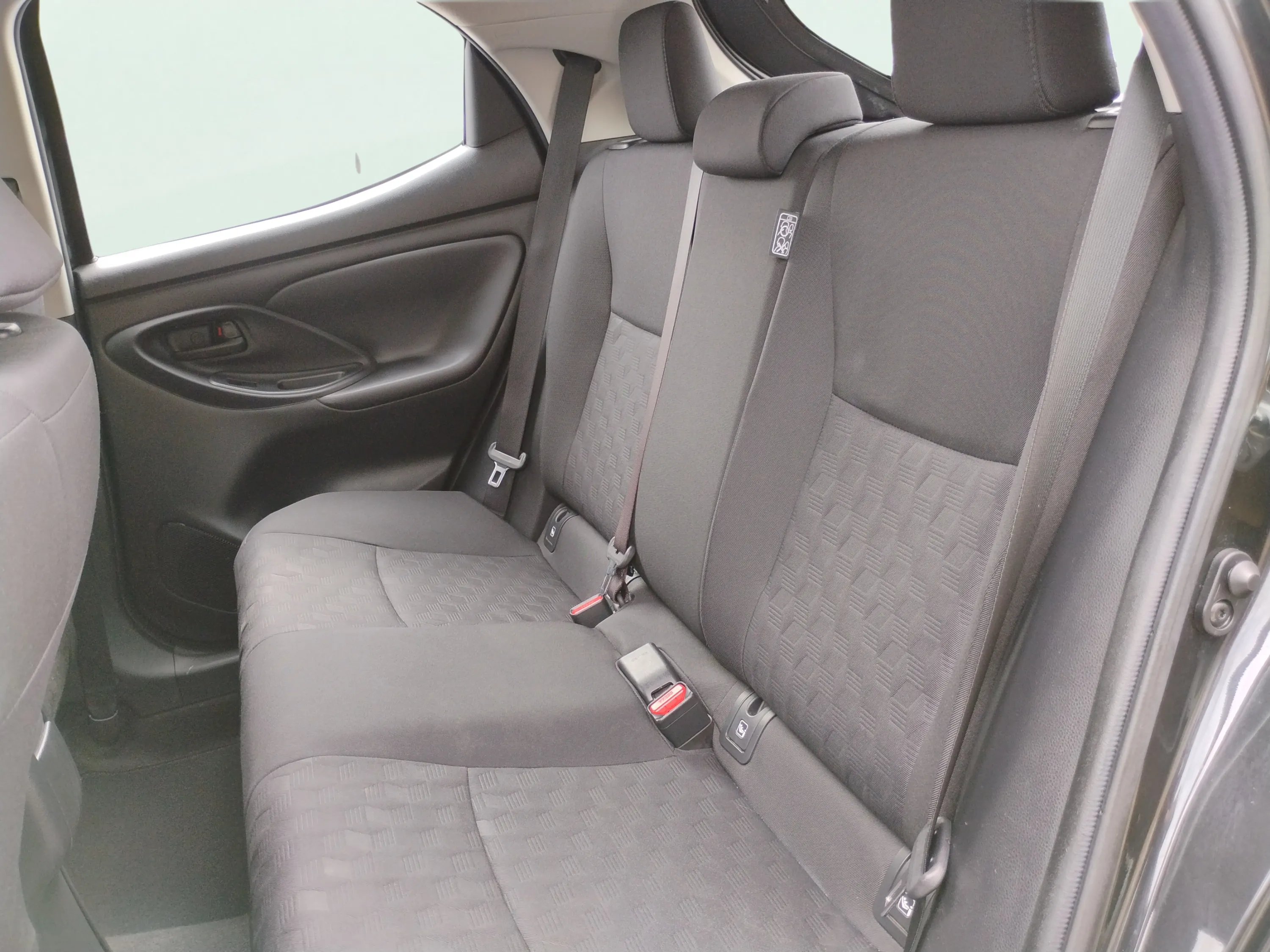 Toyota Yaris 1.5 120H Active Plus - foto 23