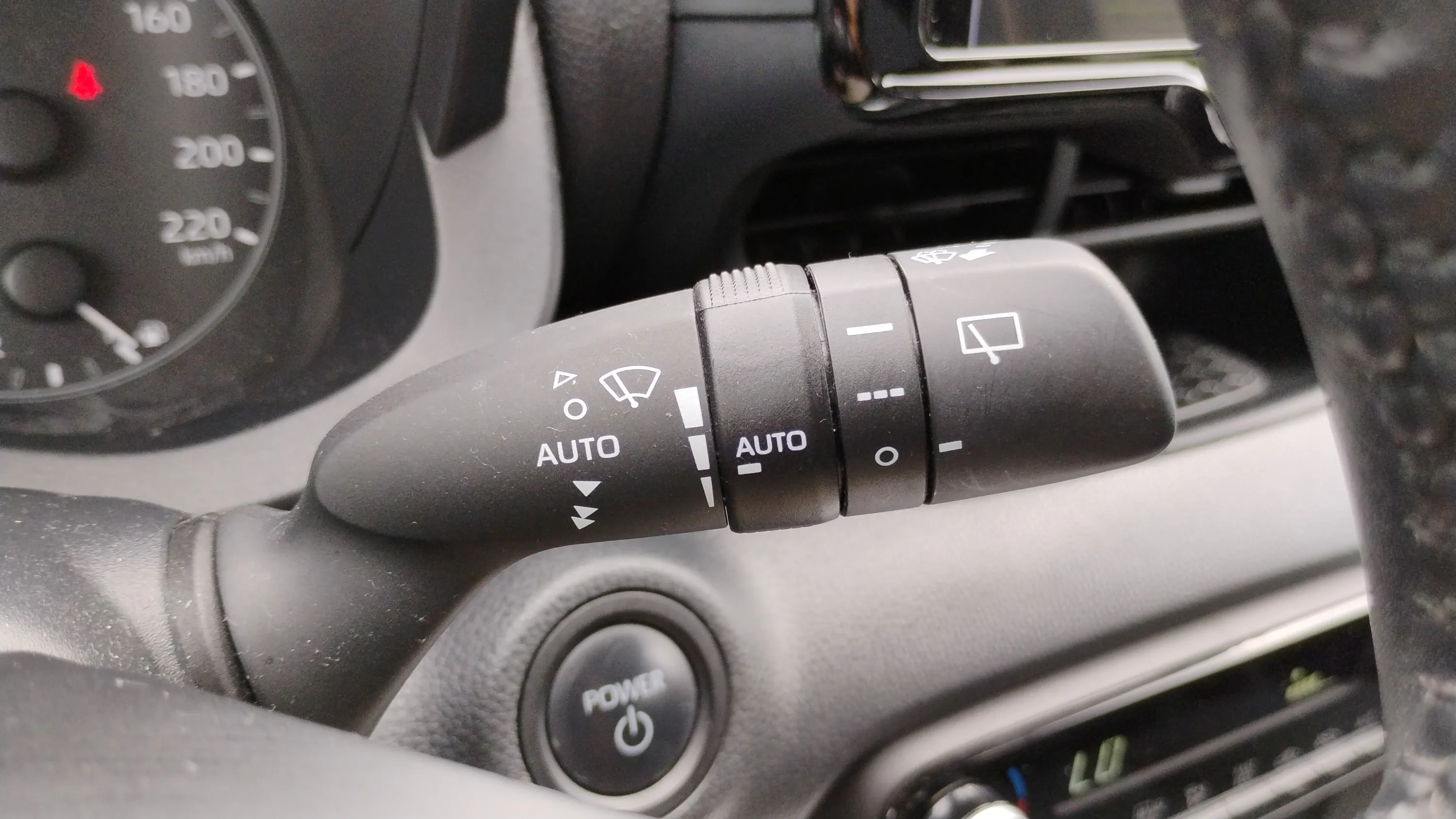 Toyota Yaris 1.5 120H Active Plus - foto 19