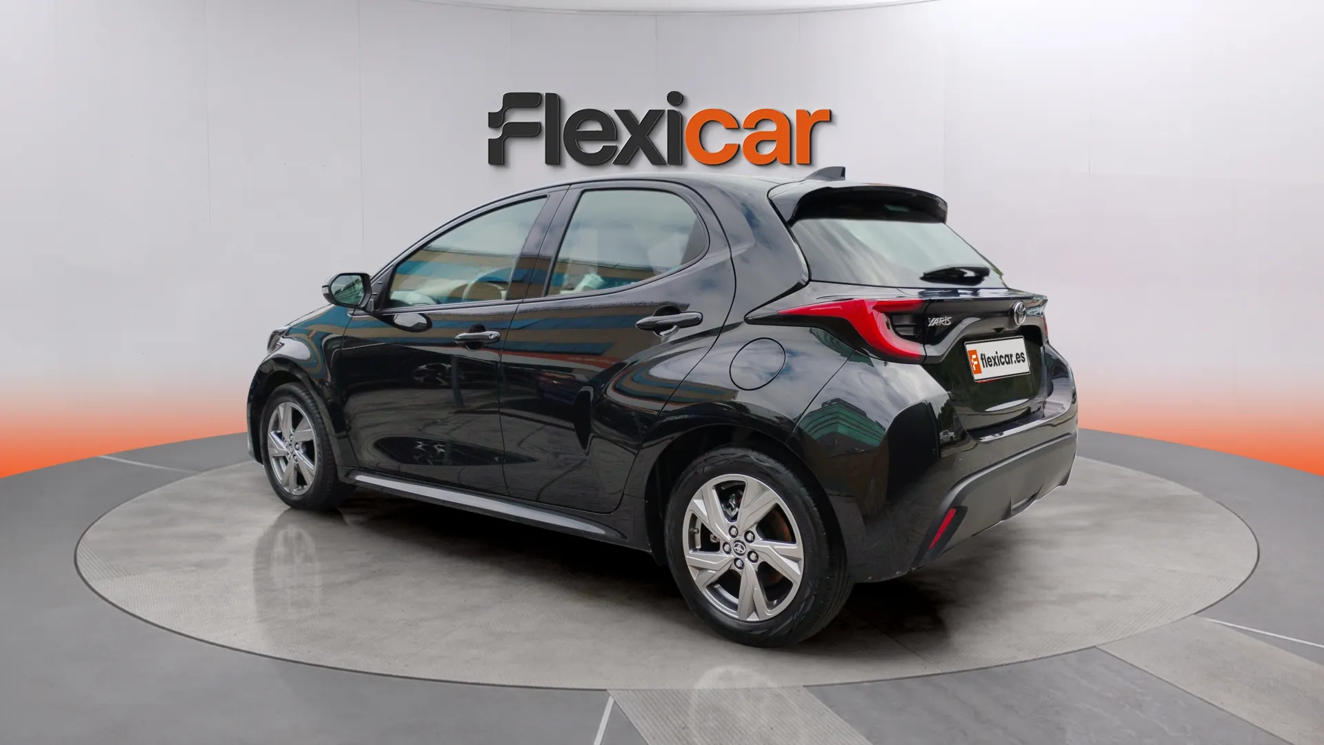 Toyota Yaris 1.5 120H Active Plus - foto 6