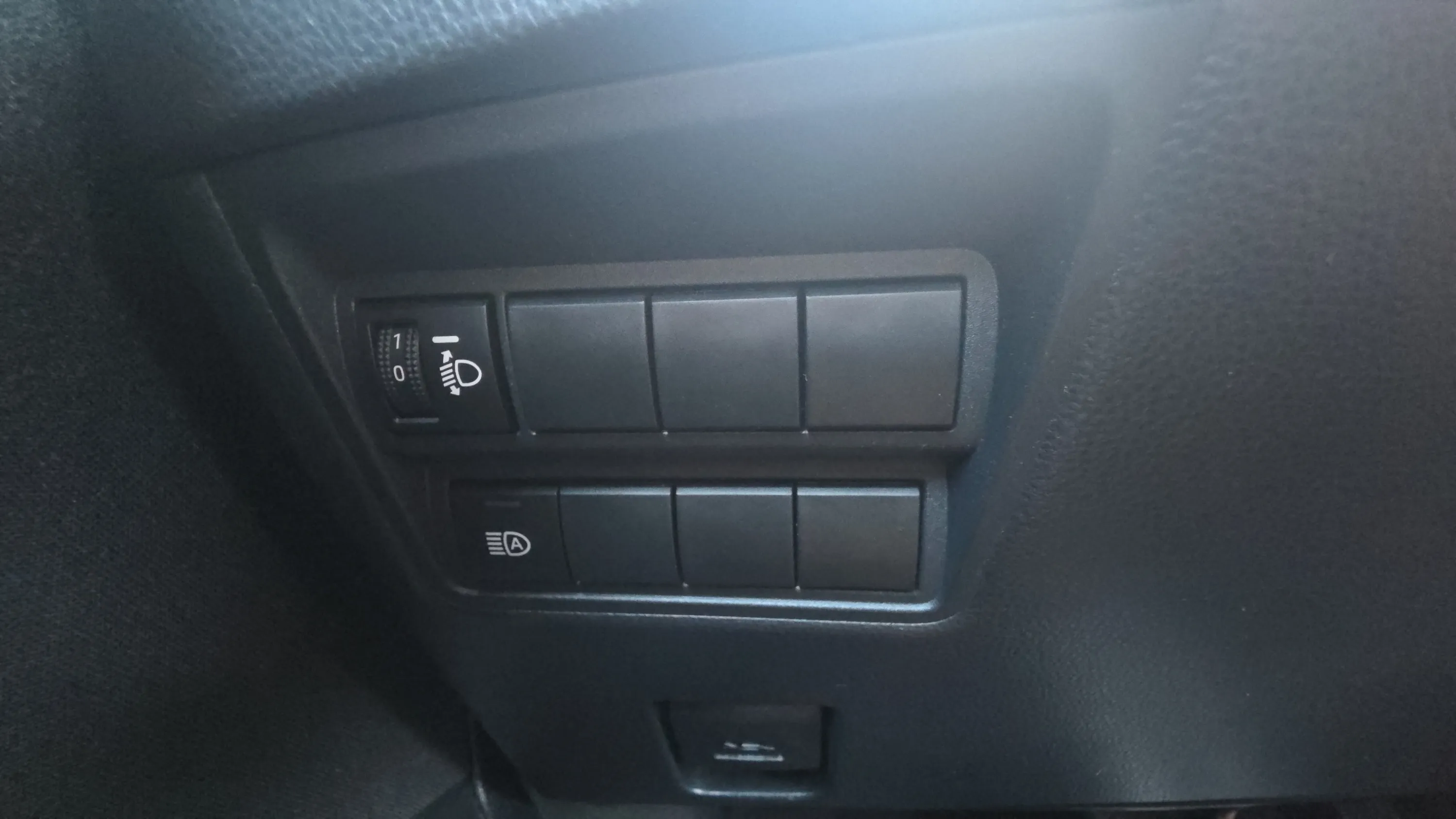 Toyota Yaris 1.5 120H Active Plus - foto 26