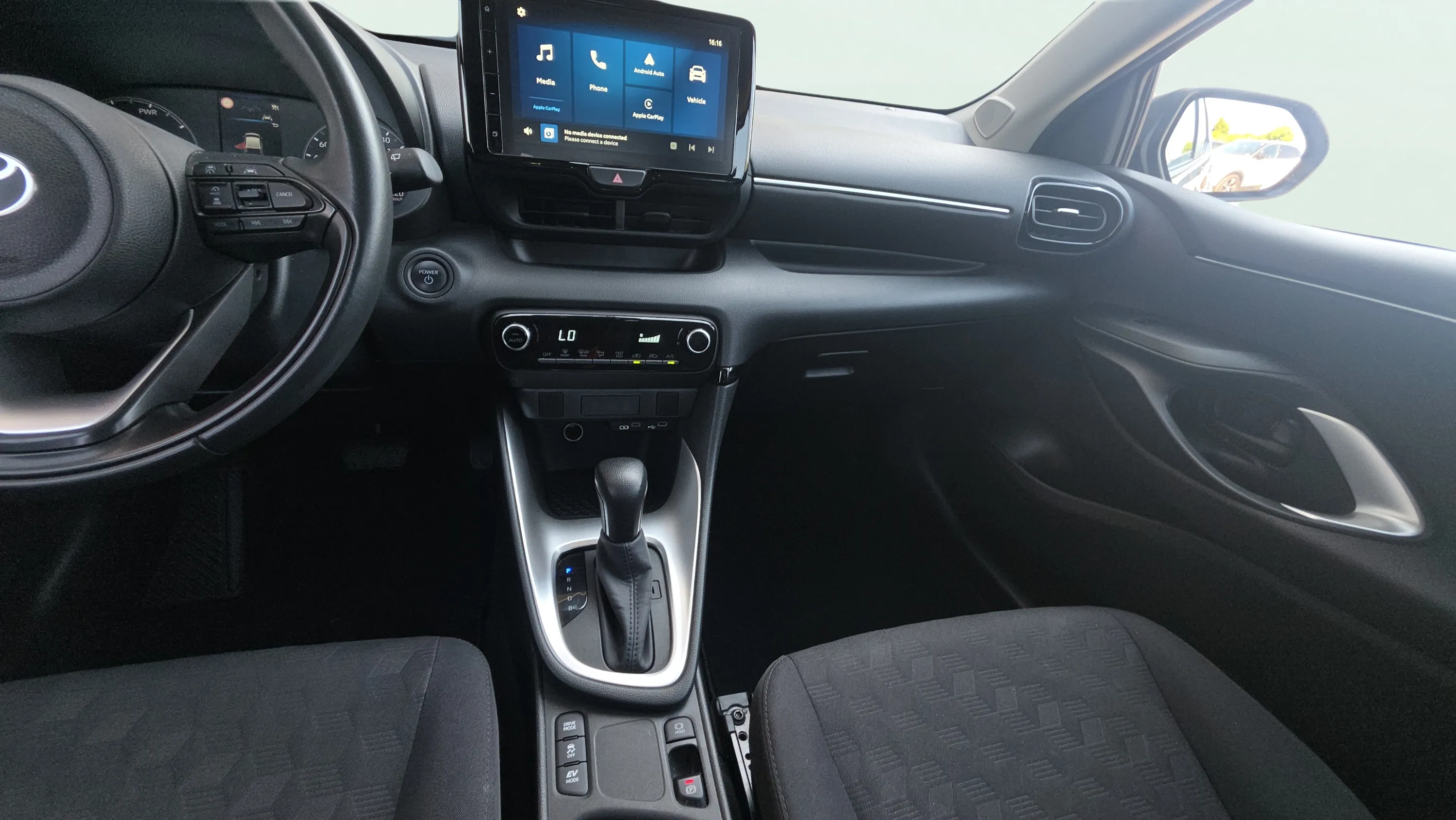 Toyota Yaris 1.5 120H Active Plus - foto 11