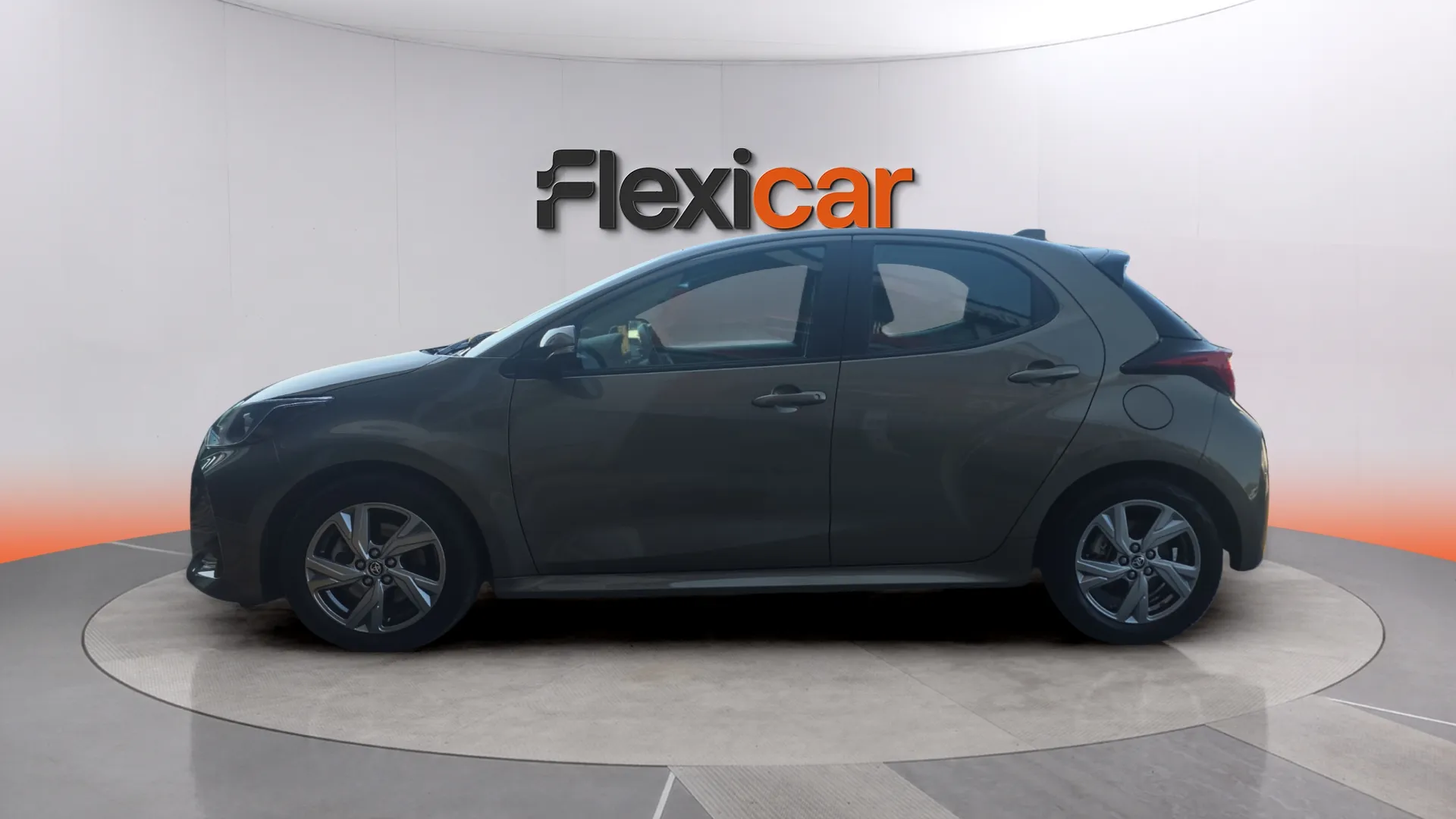 Toyota Yaris 1.5 120H Active Plus - foto 5