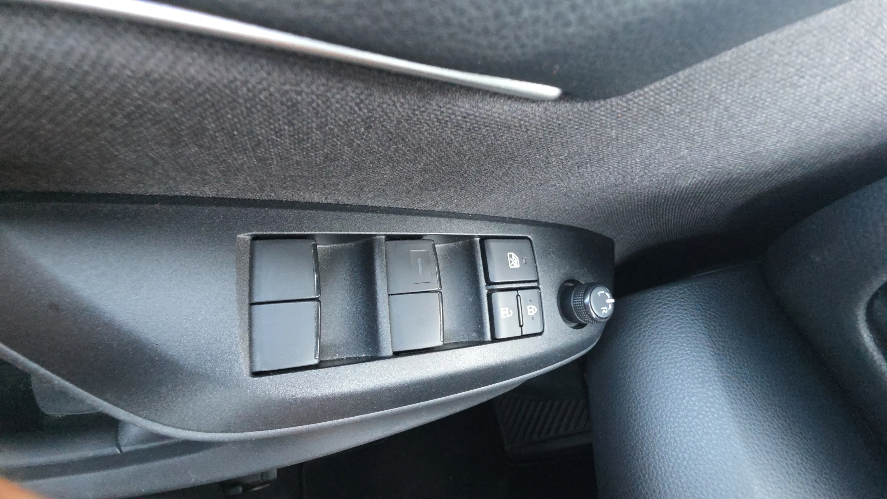 Toyota Yaris 1.5 120H Active Plus - foto 20
