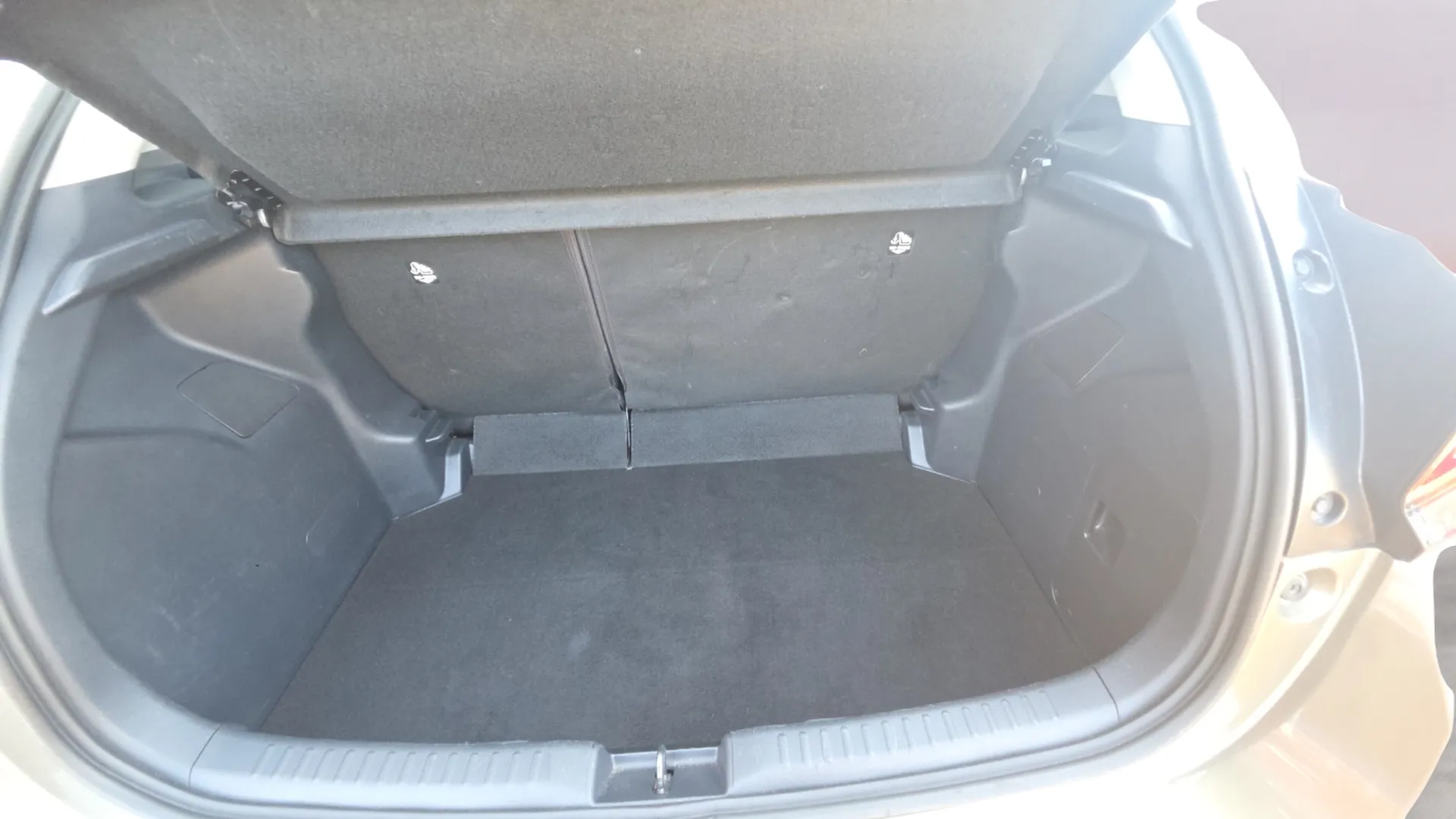 Toyota Yaris 1.5 120H Active Plus - foto 9