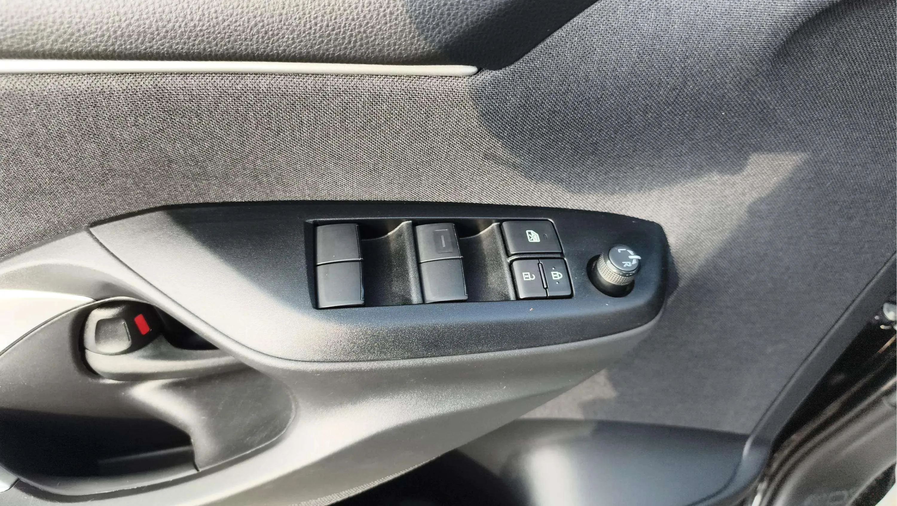 Toyota Yaris 1.5 120H Active Plus - foto 18