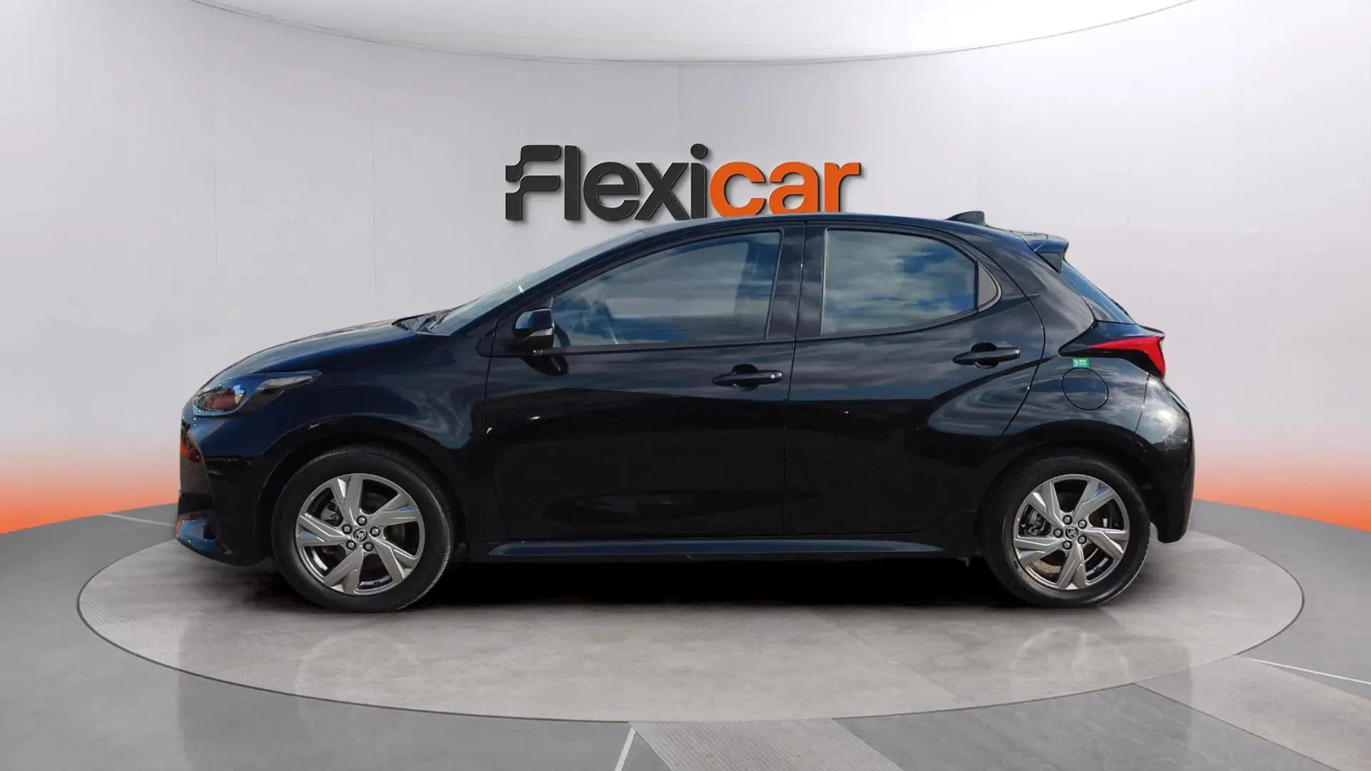 Toyota Yaris 1.5 120H Active Plus - foto 4