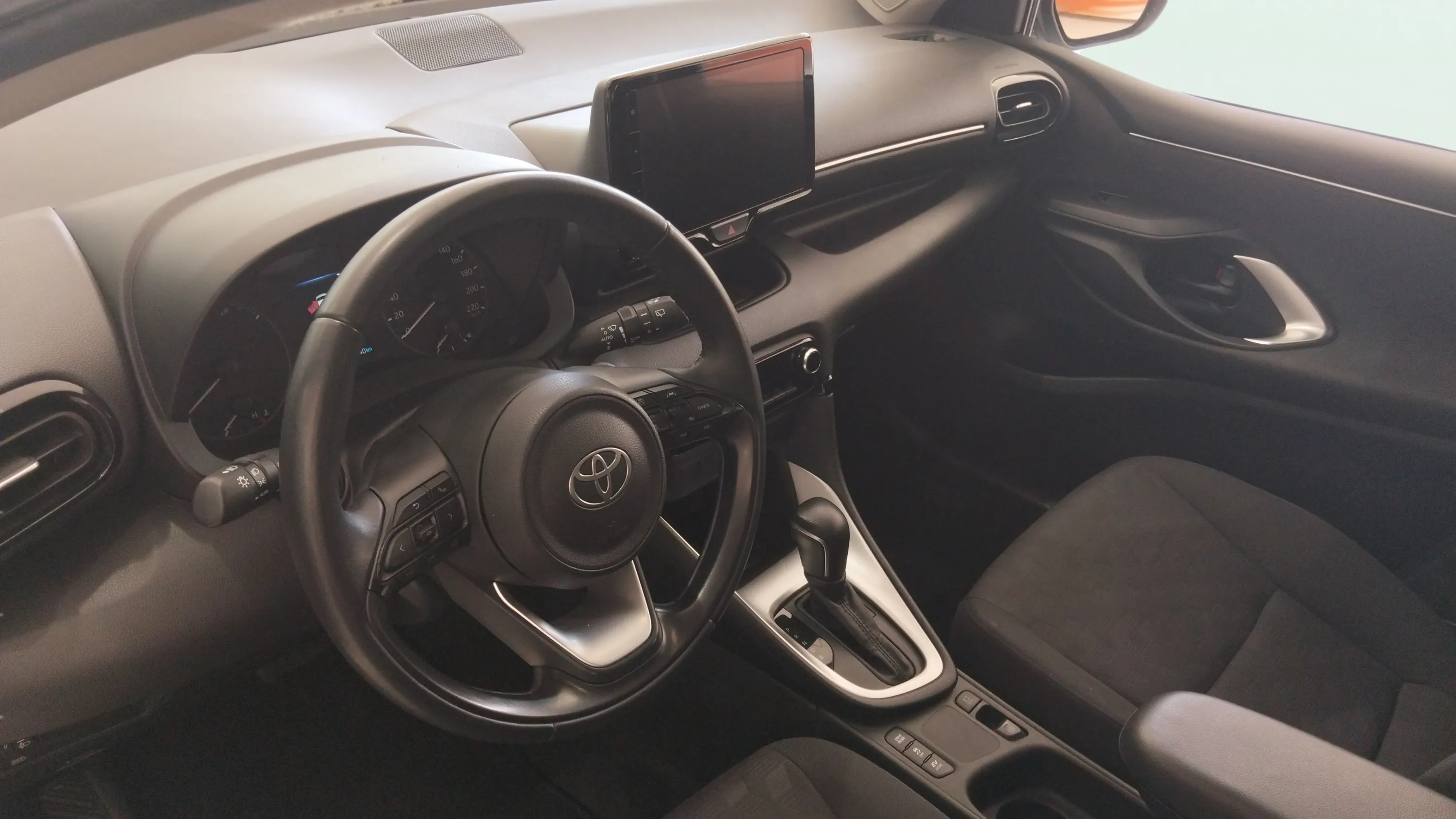 Toyota Yaris 1.5 120H Active Plus - foto 7
