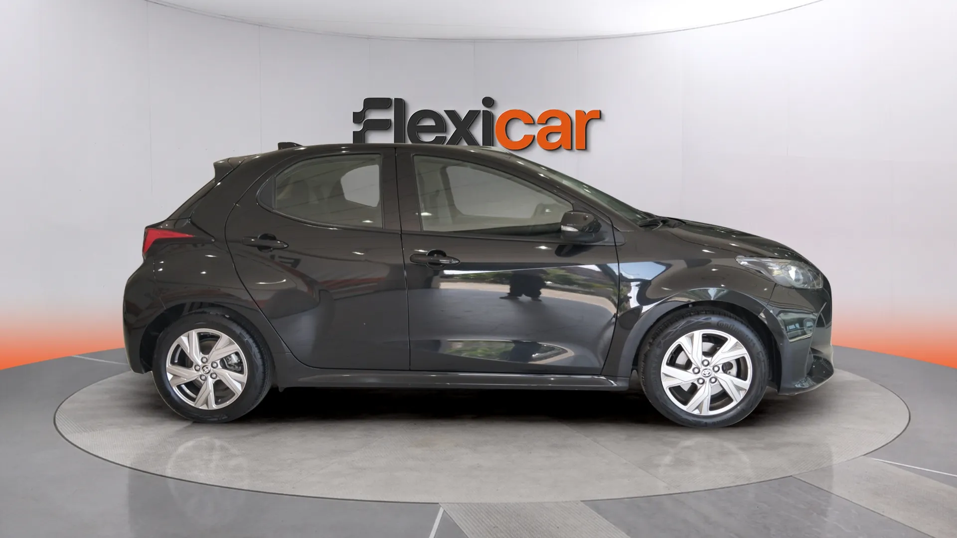 Toyota Yaris 1.5 120H Active Plus - foto 3