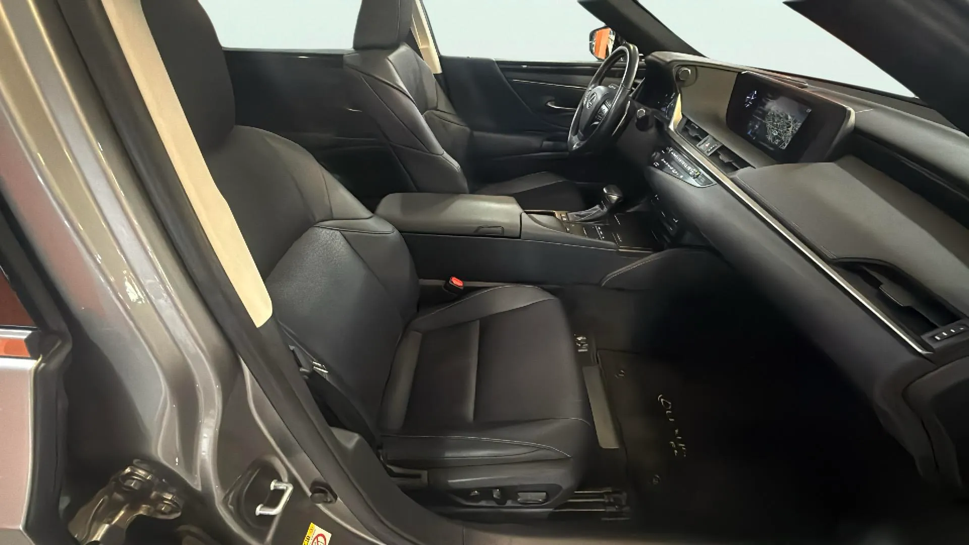 Lexus ES 2.5 300h Business - foto 12