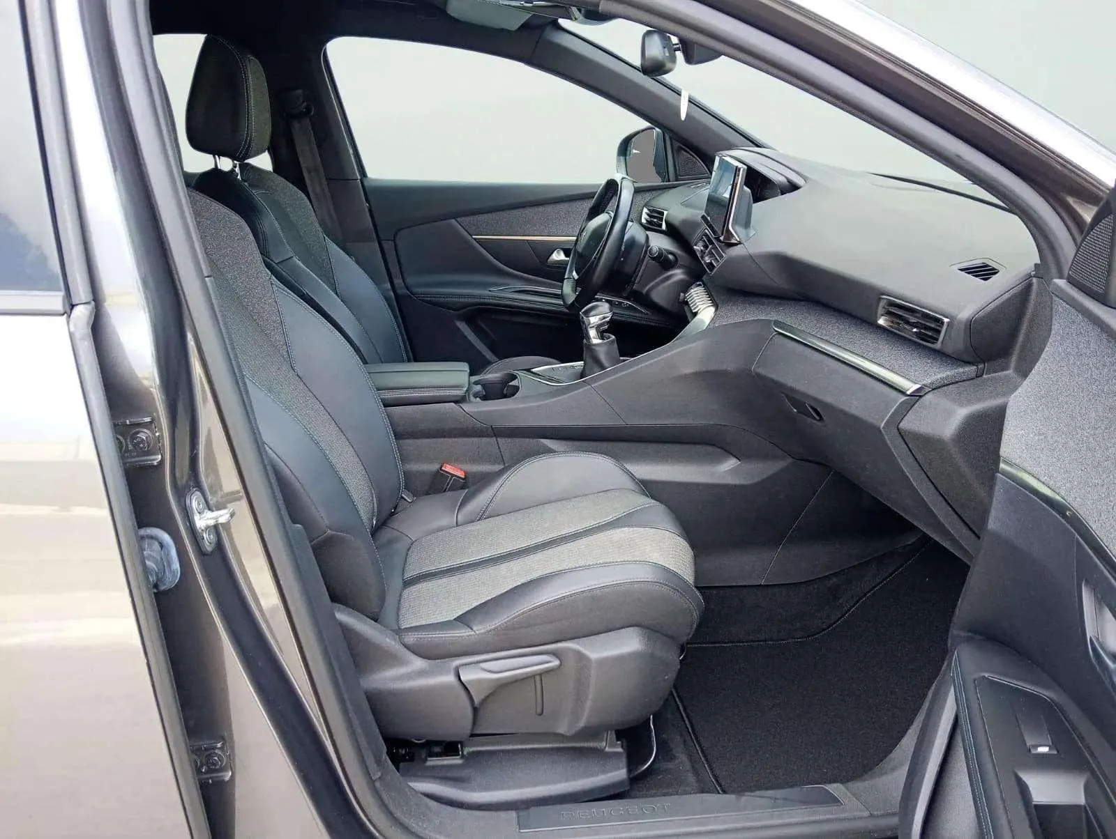 Peugeot 3008 1.2 PureTech Allure Pack - foto 9