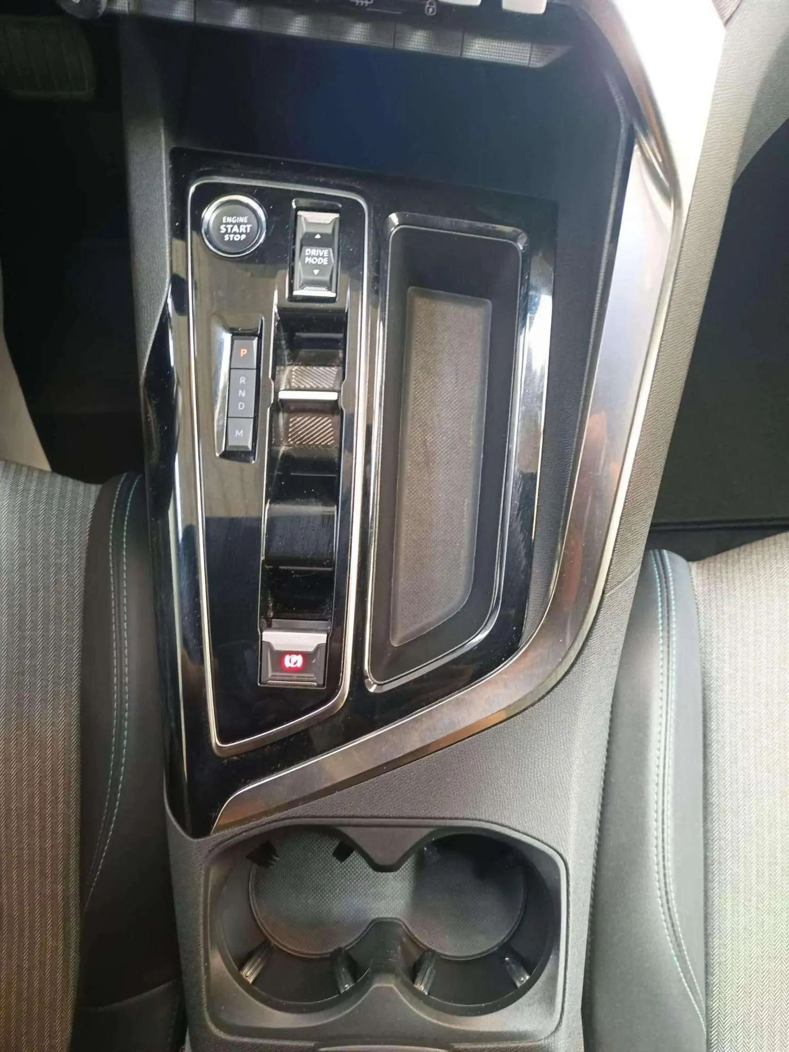 Peugeot 5008 1.2 PureTech Active Pack EAT8 - foto 12