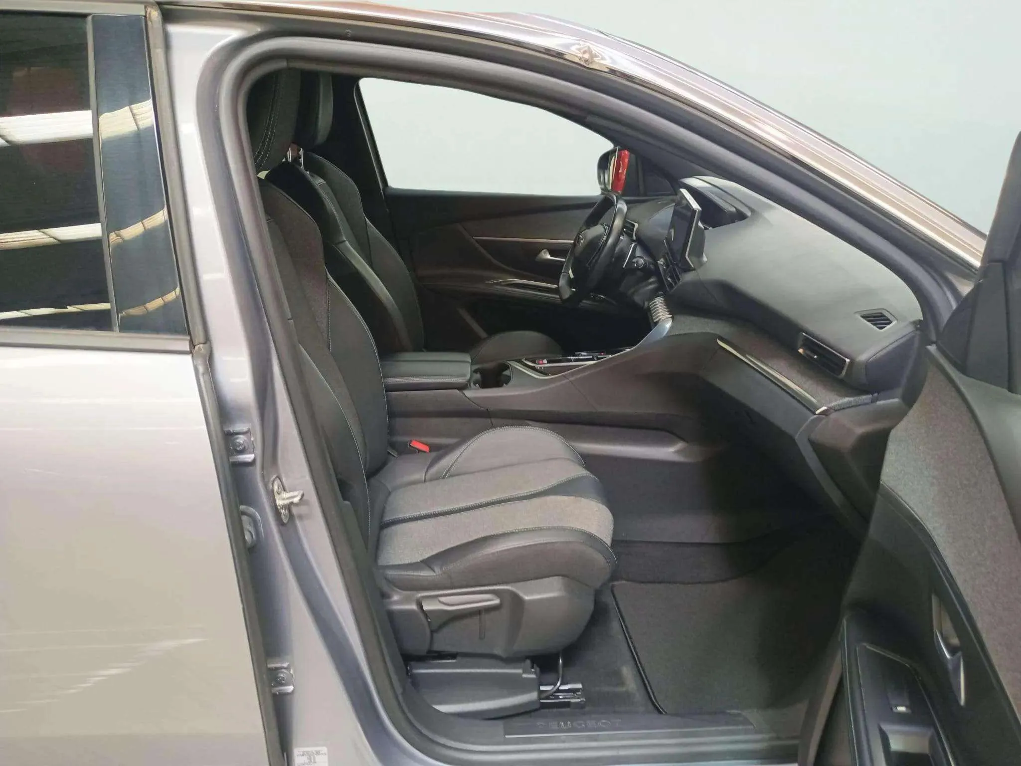 Peugeot 5008 1.2 PureTech Active Pack EAT8 - foto 8