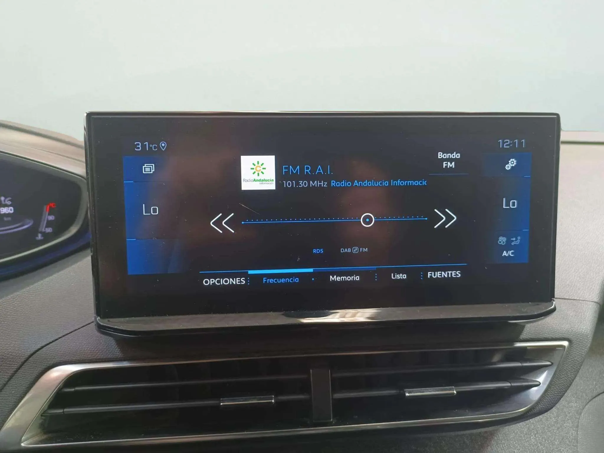 Peugeot 5008 1.2 PureTech Active Pack EAT8 - foto 14