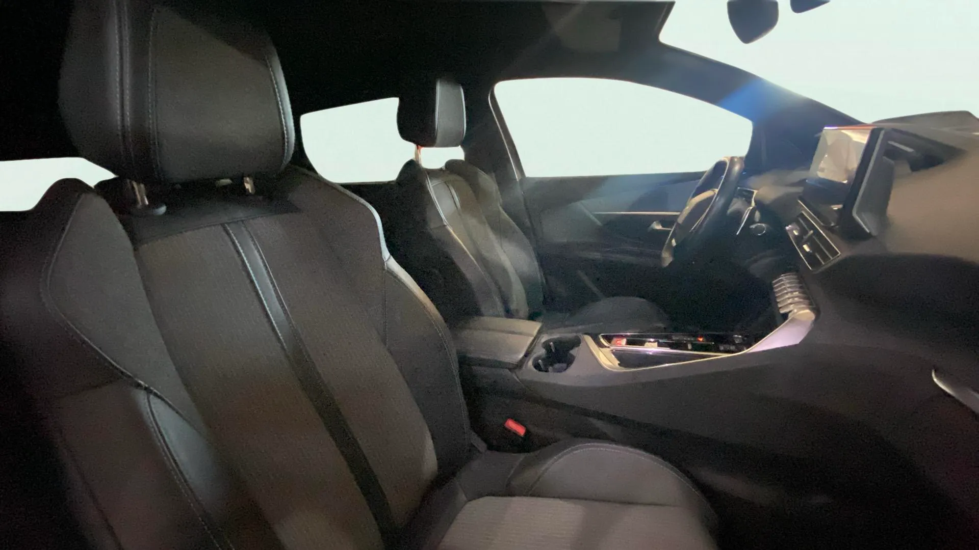 Peugeot 5008 1.2 PureTech Allure Pack EAT8 - foto 23