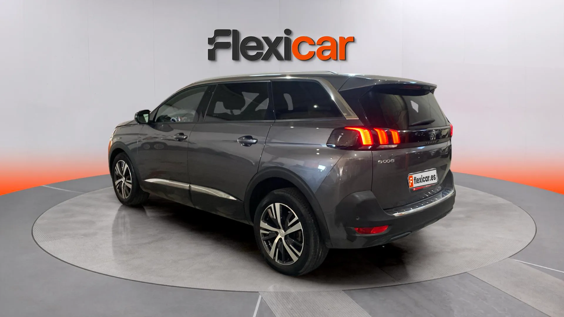Peugeot 5008 1.2 PureTech Allure Pack EAT8 - foto 4