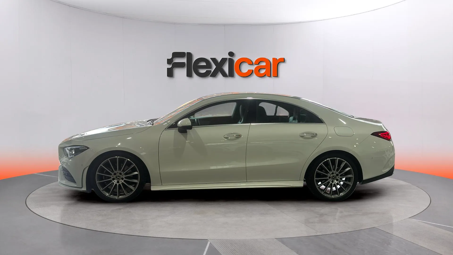 Mercedes-Benz CLA 200 - foto 4
