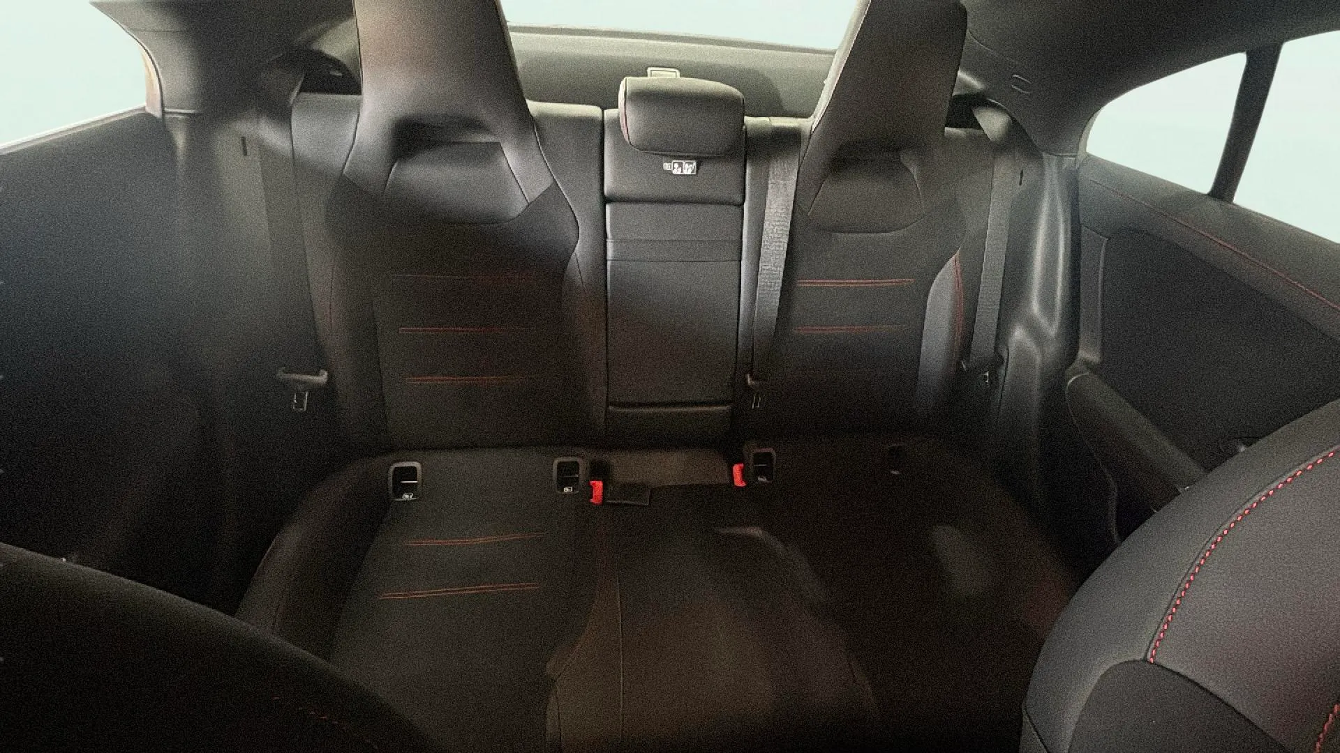 Mercedes-Benz CLA 200 - foto 15