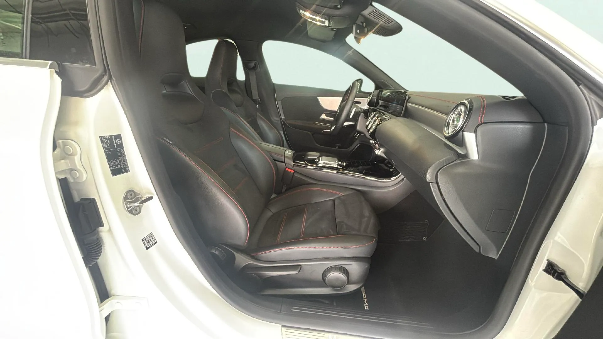 Mercedes-Benz CLA 200 - foto 11