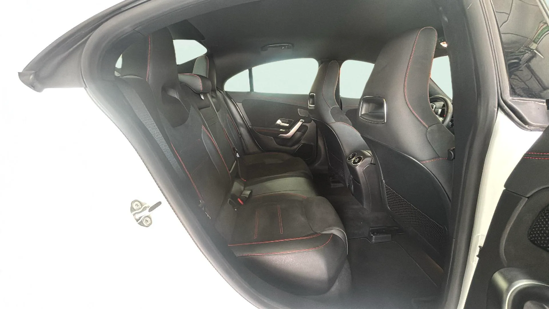 Mercedes-Benz CLA 200 - foto 14