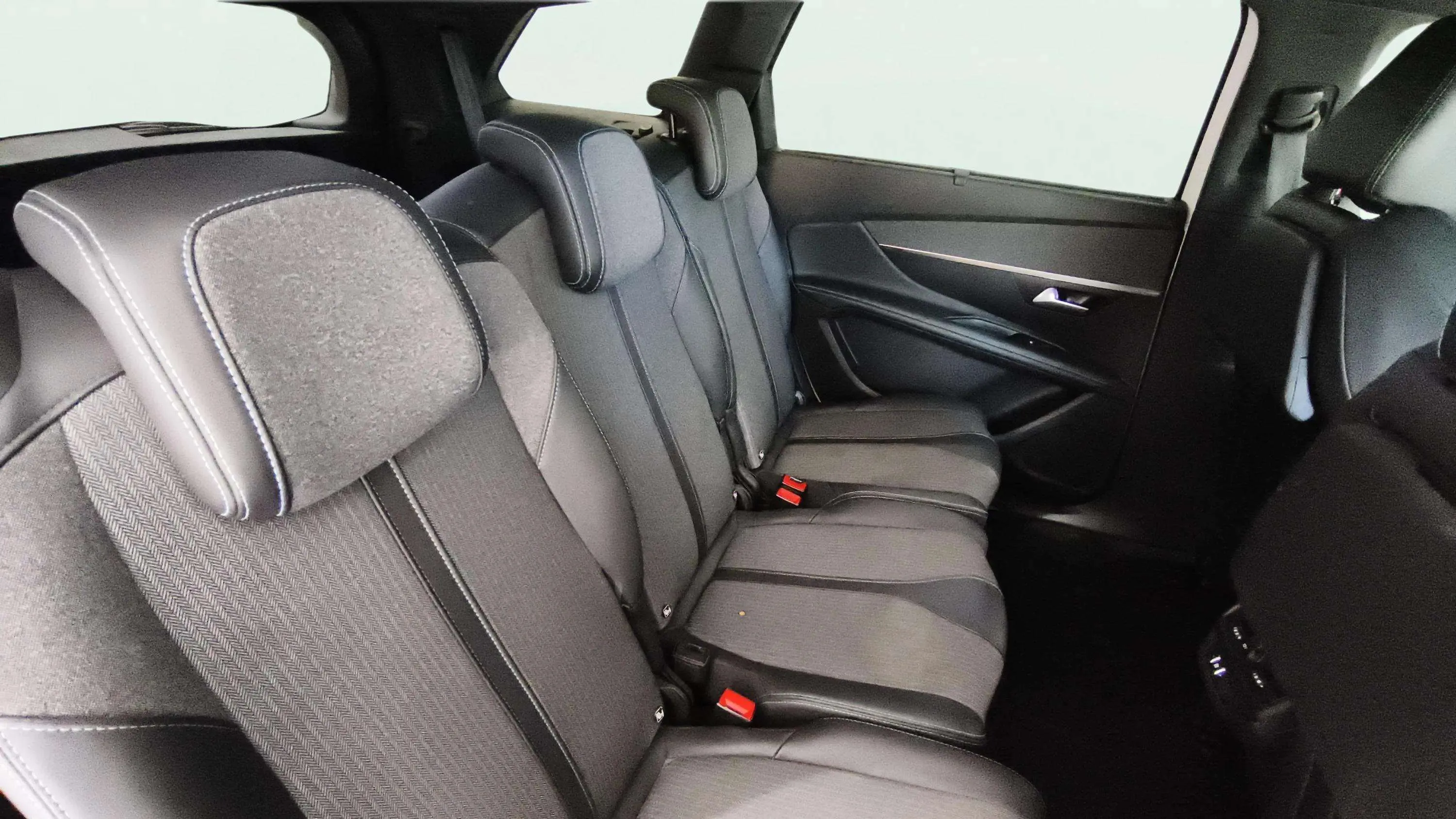 Peugeot 5008 1.2 PureTech Allure Pack EAT8 - foto 11