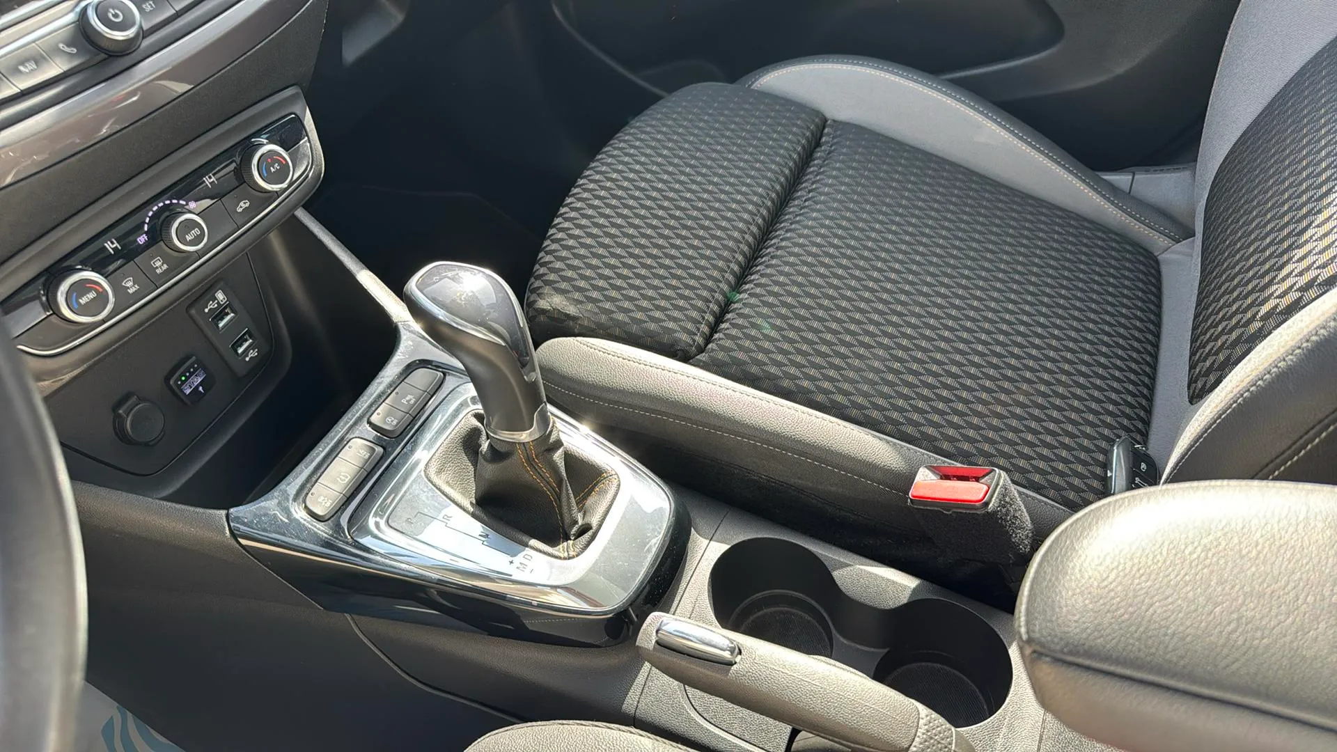 Opel Crossland X Ultimate - foto 18