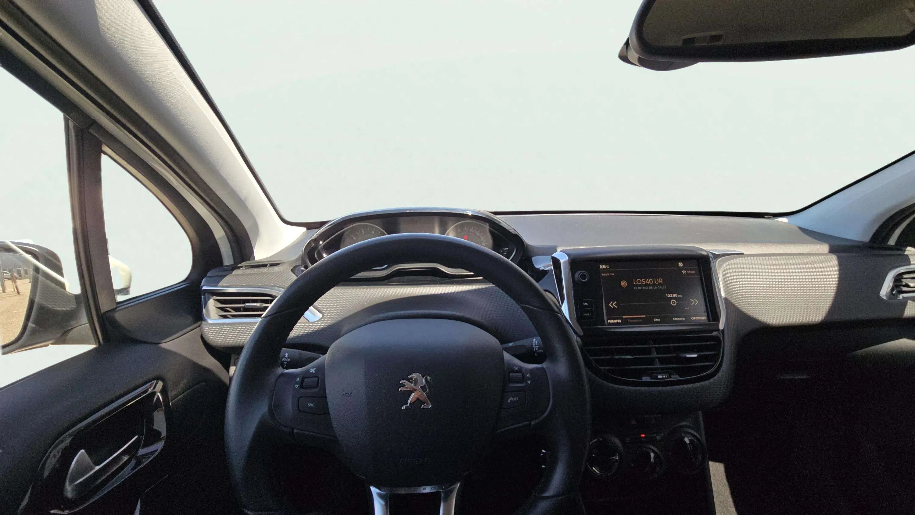 Peugeot 2008 Signature 1.2 PureTech - foto 11