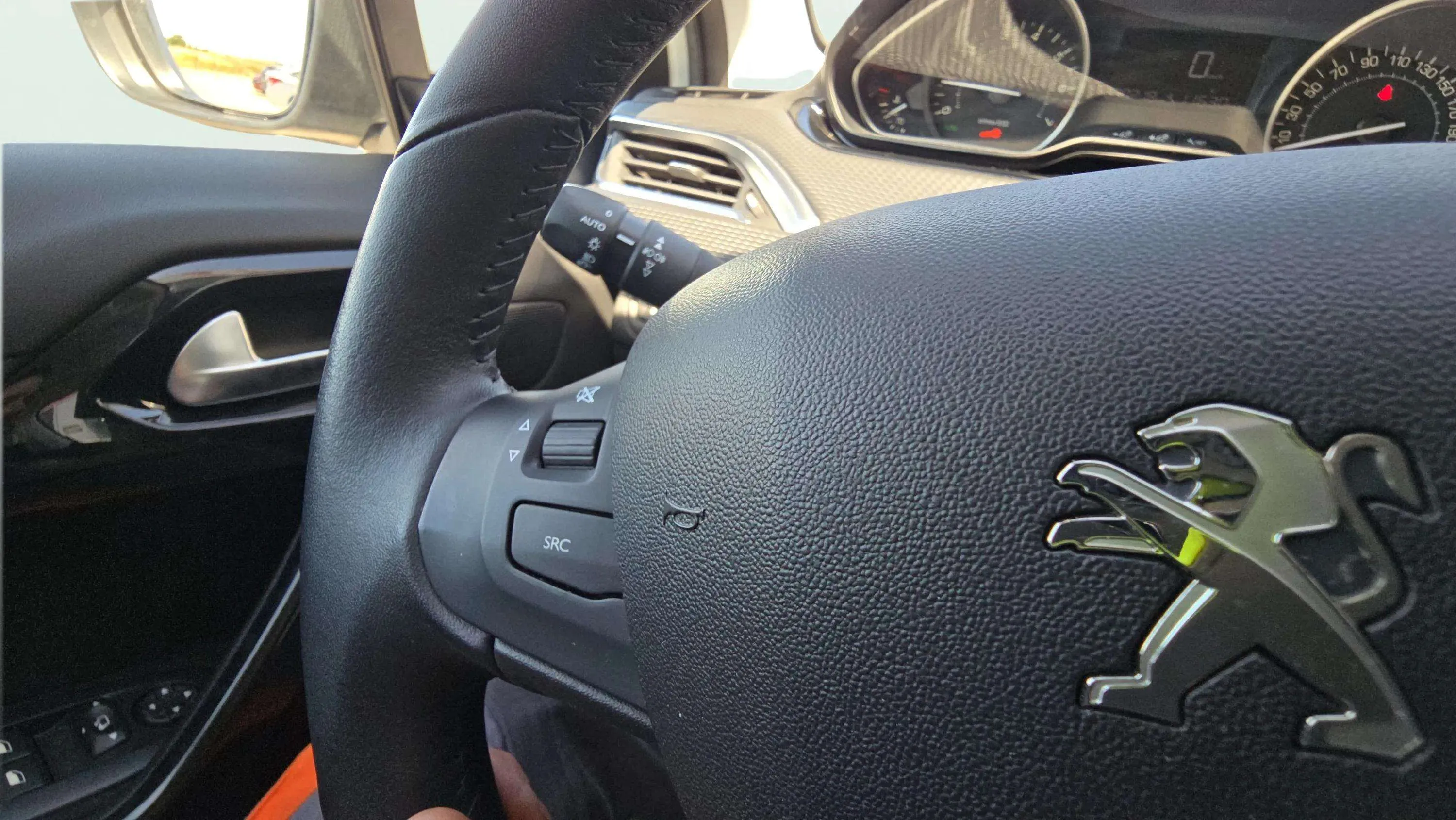 Peugeot 2008 Signature 1.2 PureTech - foto 22