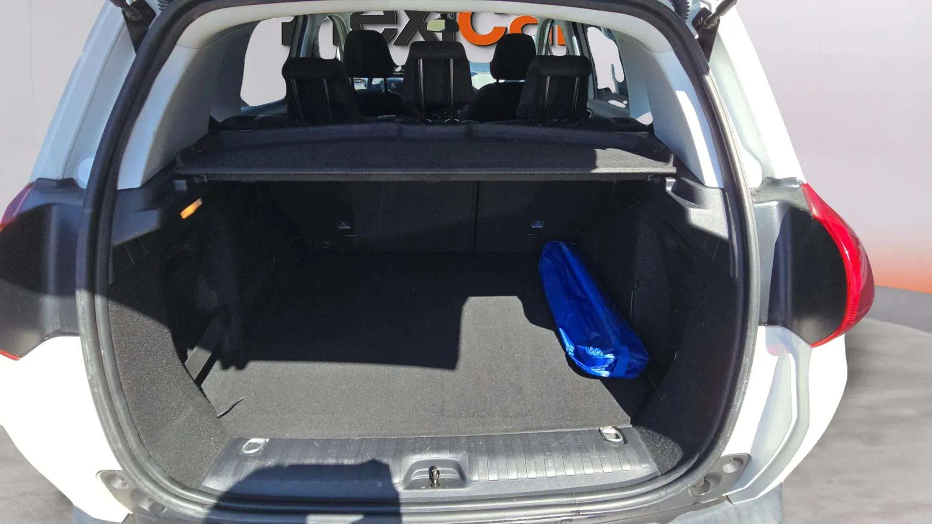Peugeot 2008 Signature 1.2 PureTech - foto 9