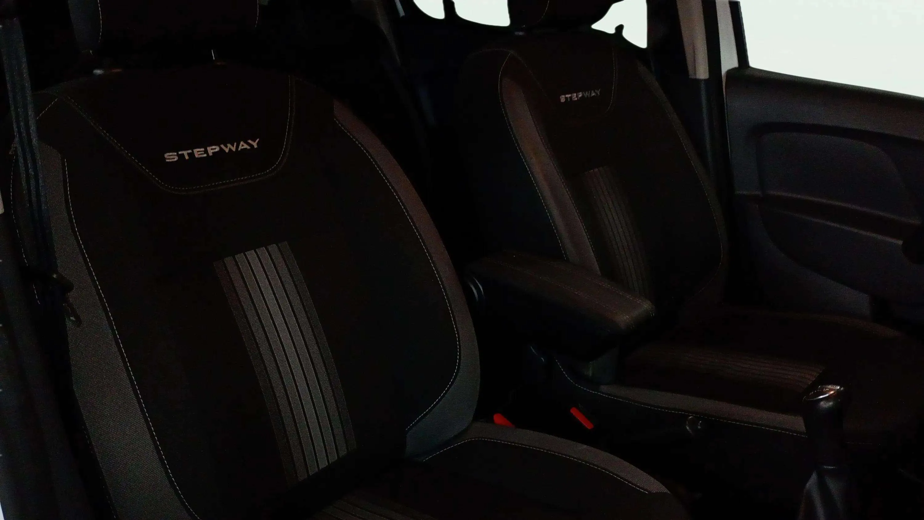 Dacia Sandero Ambiance dCi - foto 27