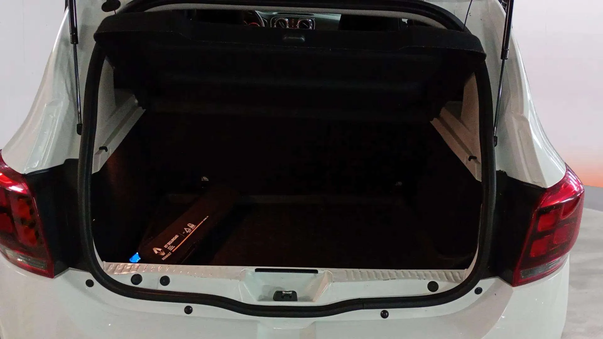 Dacia Sandero Ambiance dCi - foto 29