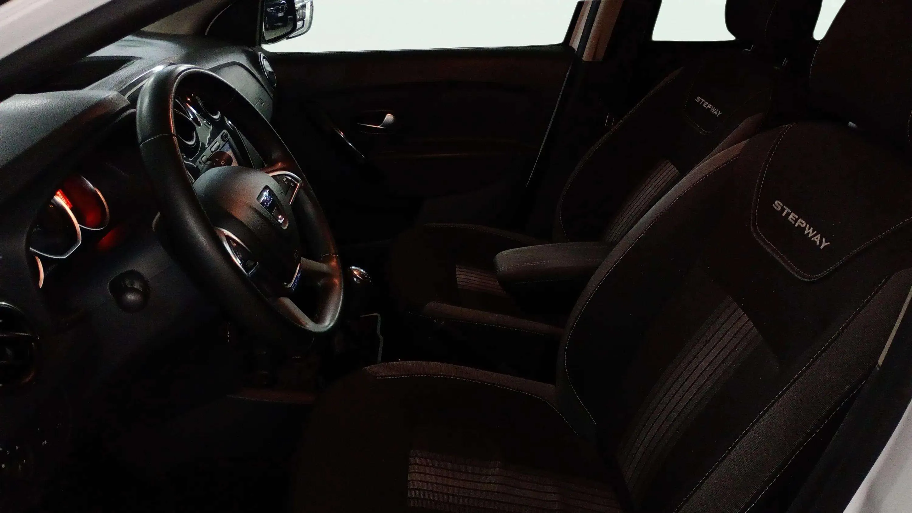 Dacia Sandero Ambiance dCi - foto 15