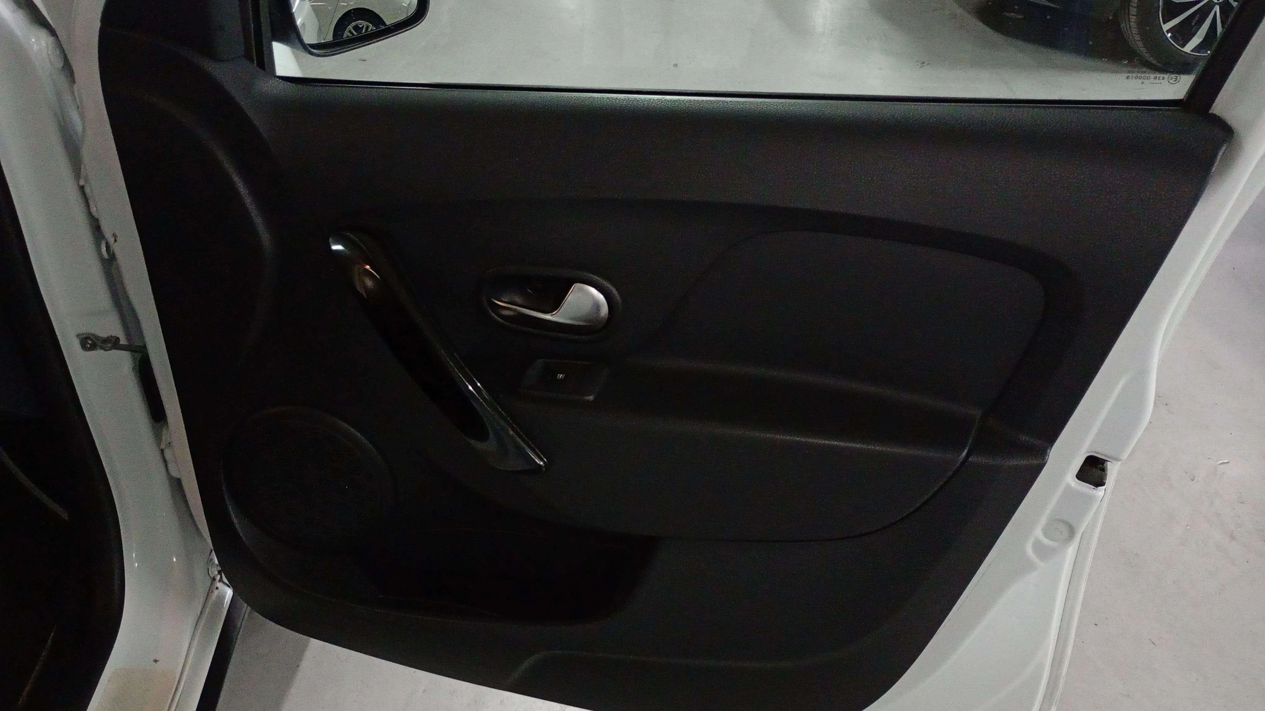 Dacia Sandero Ambiance dCi - foto 28