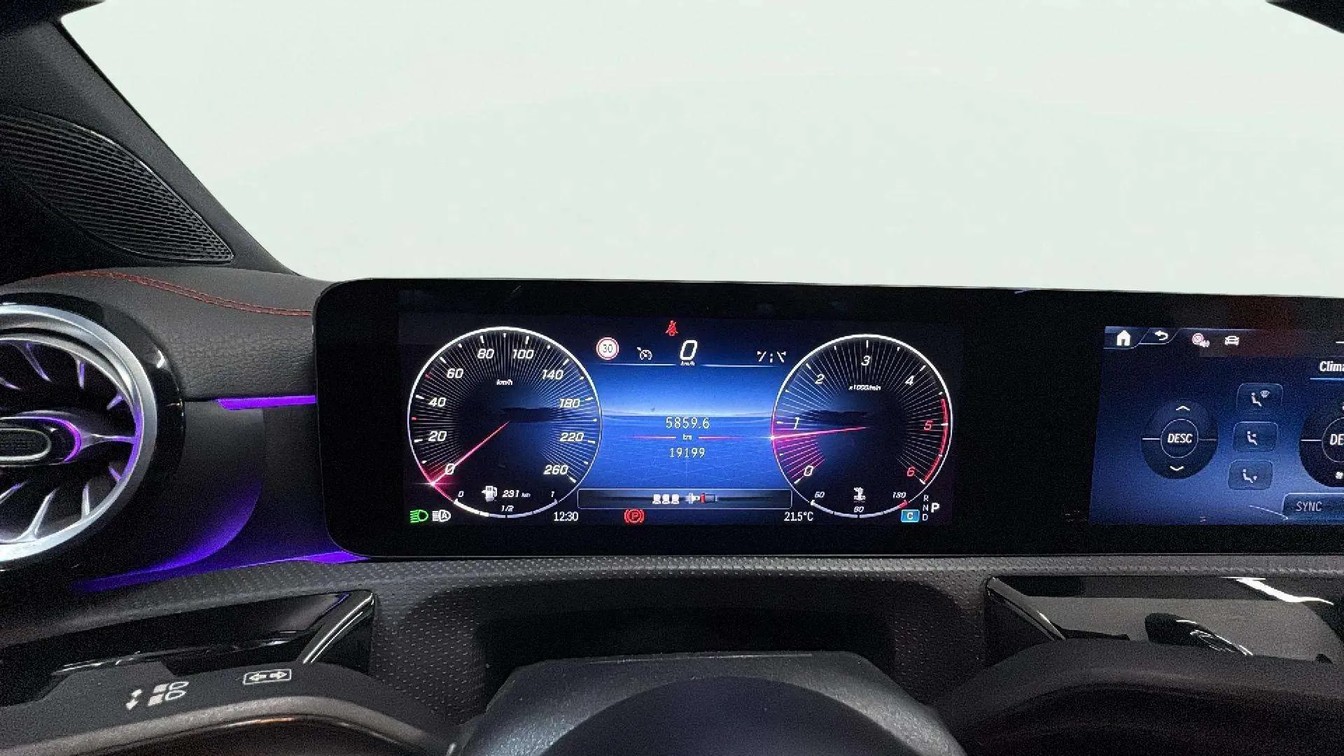 Mercedes-Benz CLA 200 D DCT - foto 12
