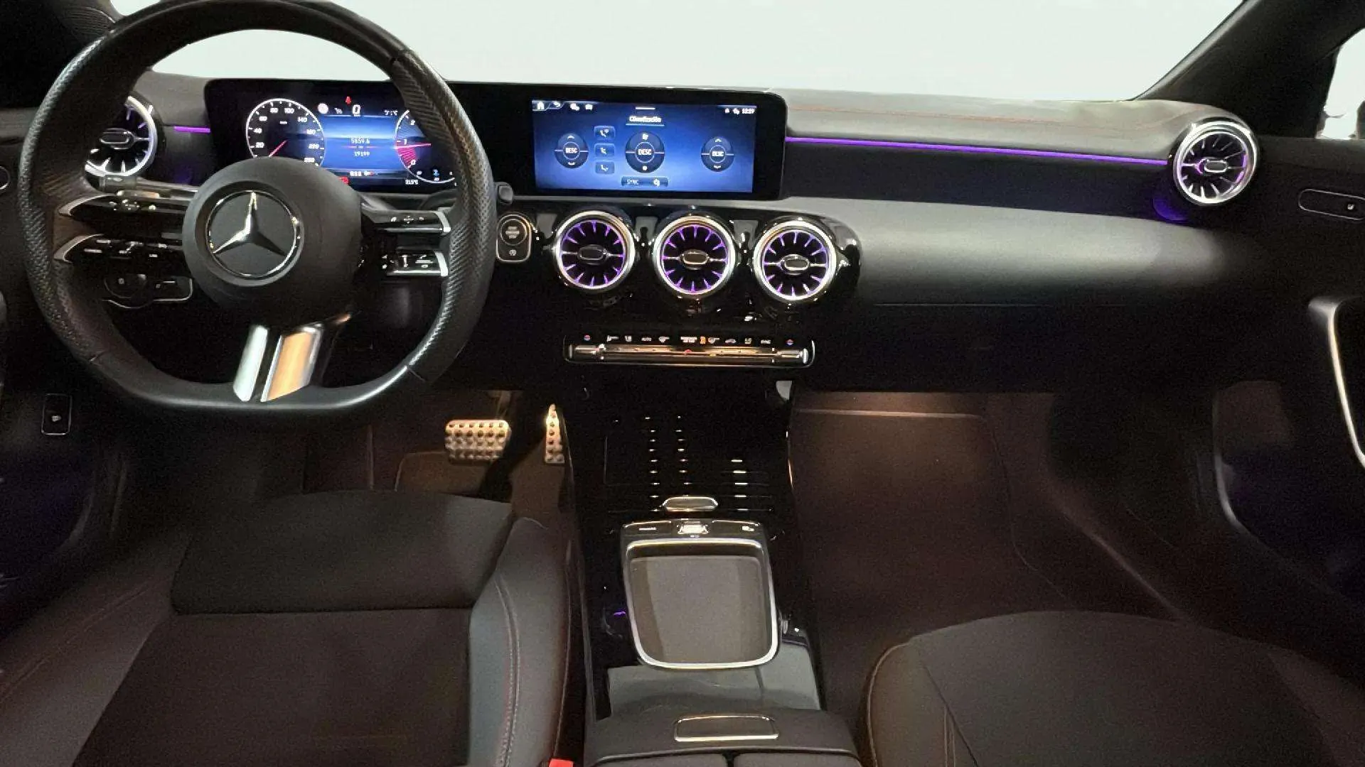 Mercedes-Benz CLA 200 D DCT - foto 10