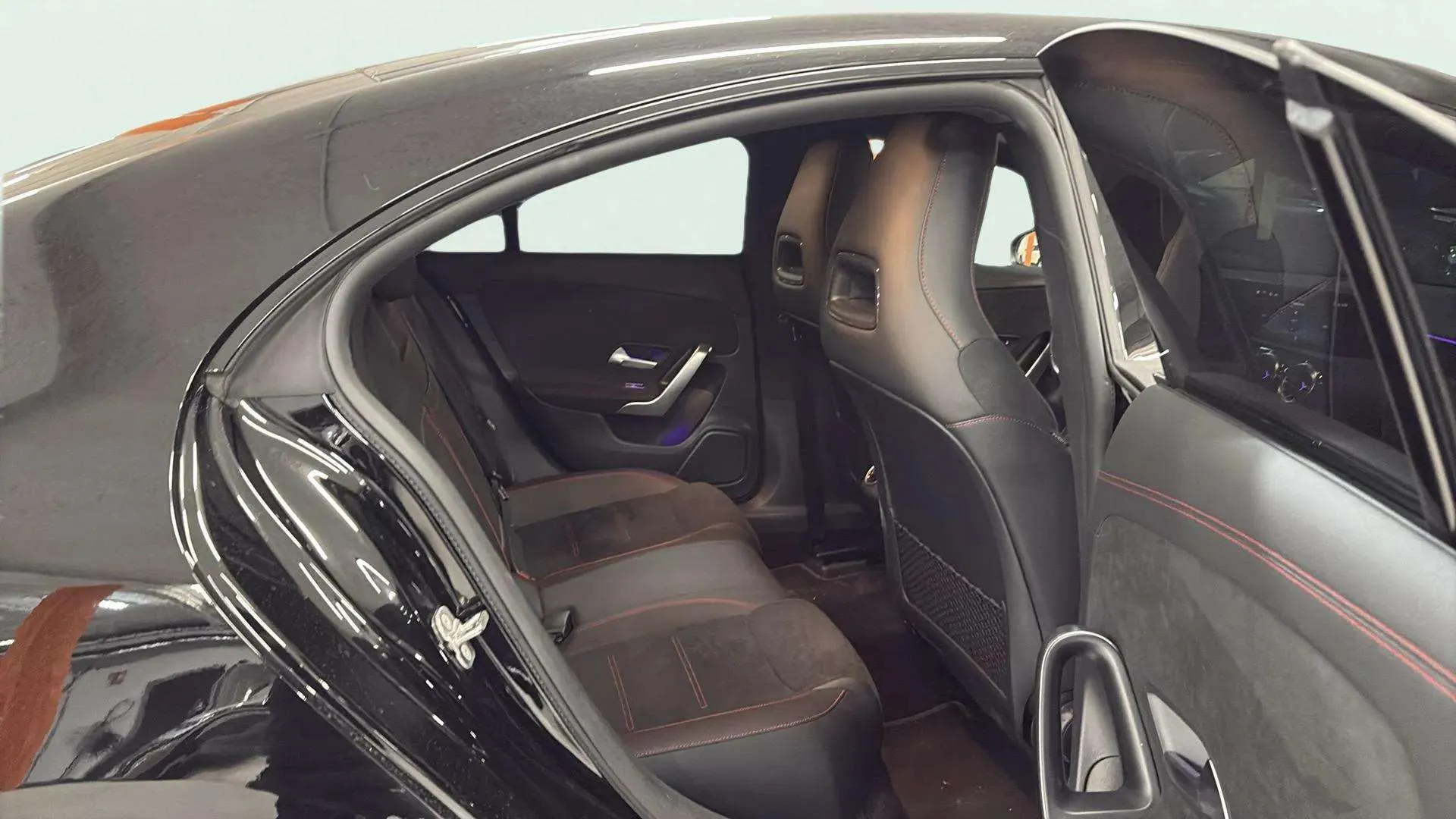 Mercedes-Benz CLA 200 D DCT - foto 14