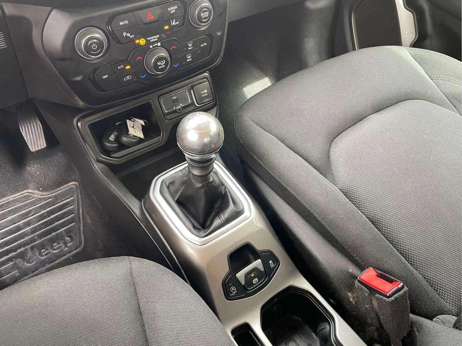 Jeep Renegade Longitude 1.0G 4x2 - foto 8
