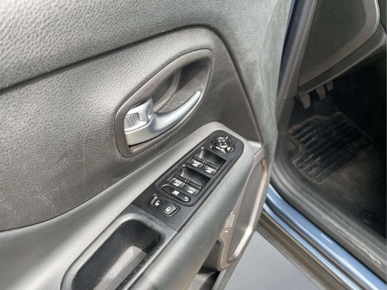 Jeep Renegade Longitude 1.0G 4x2 - foto 5