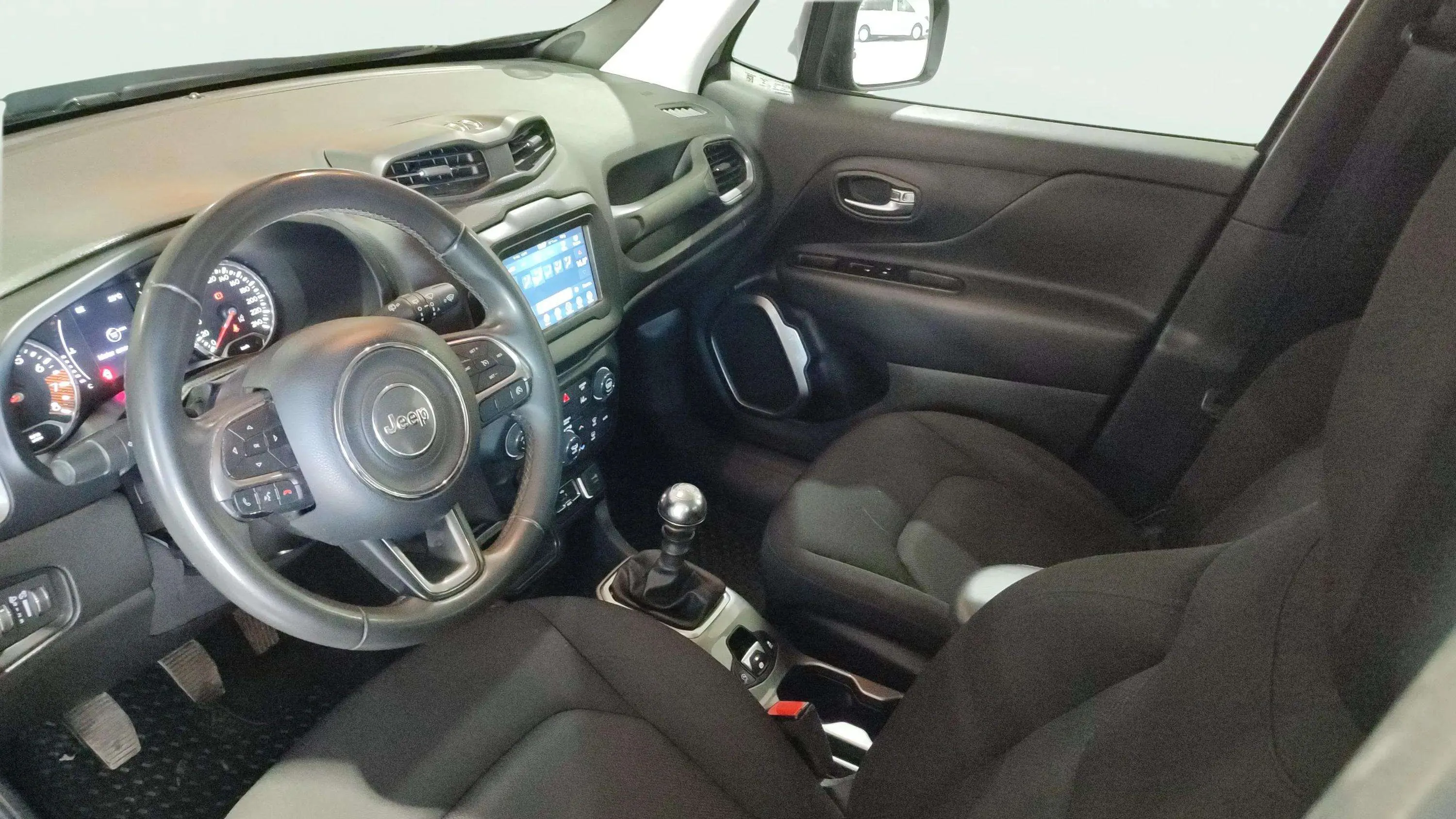 Jeep Renegade Longitude 1.0G 4x2 - foto 23