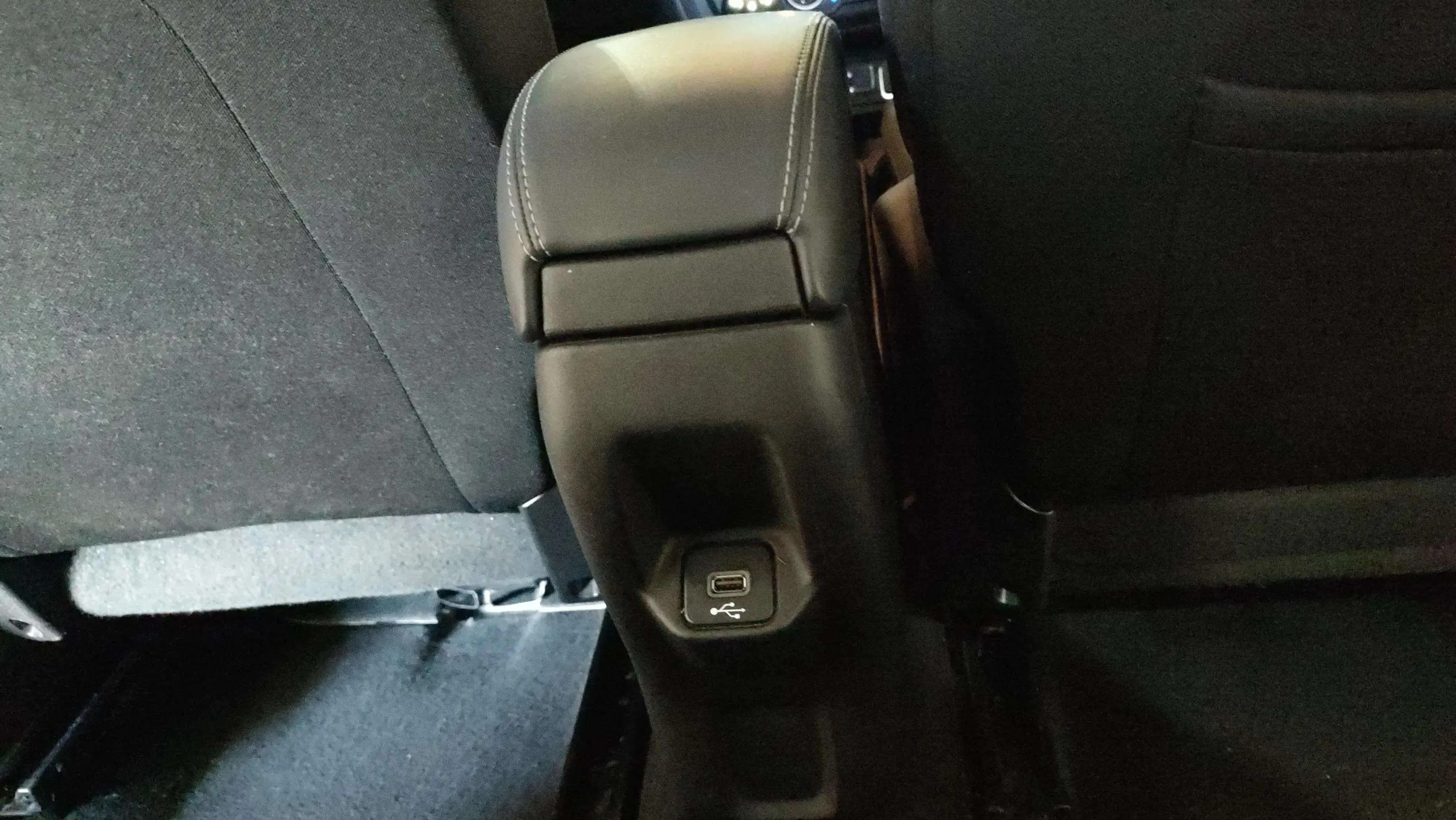 Jeep Renegade Longitude 1.0G 4x2 - foto 21