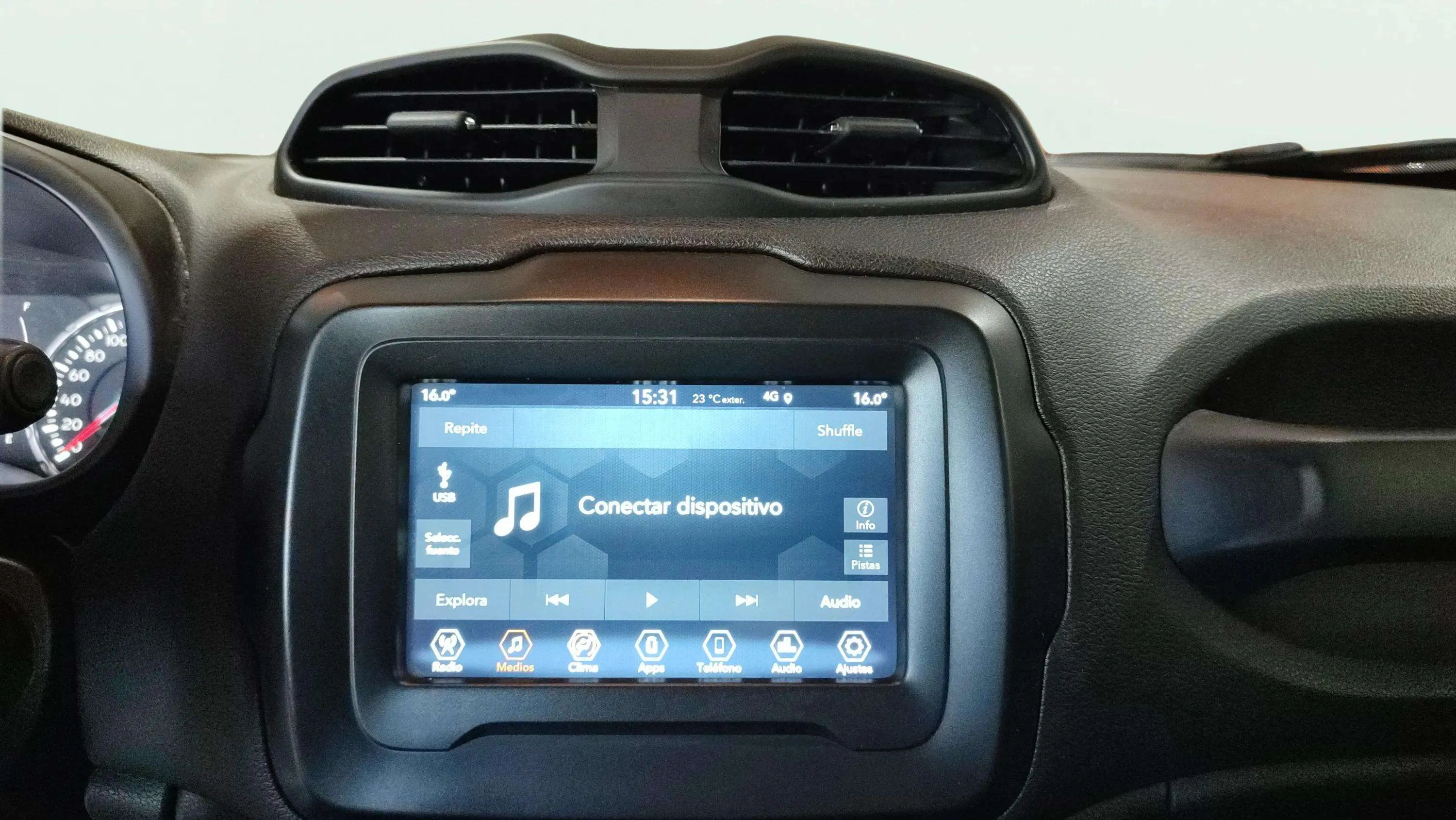 Jeep Renegade Longitude 1.0G 4x2 - foto 12