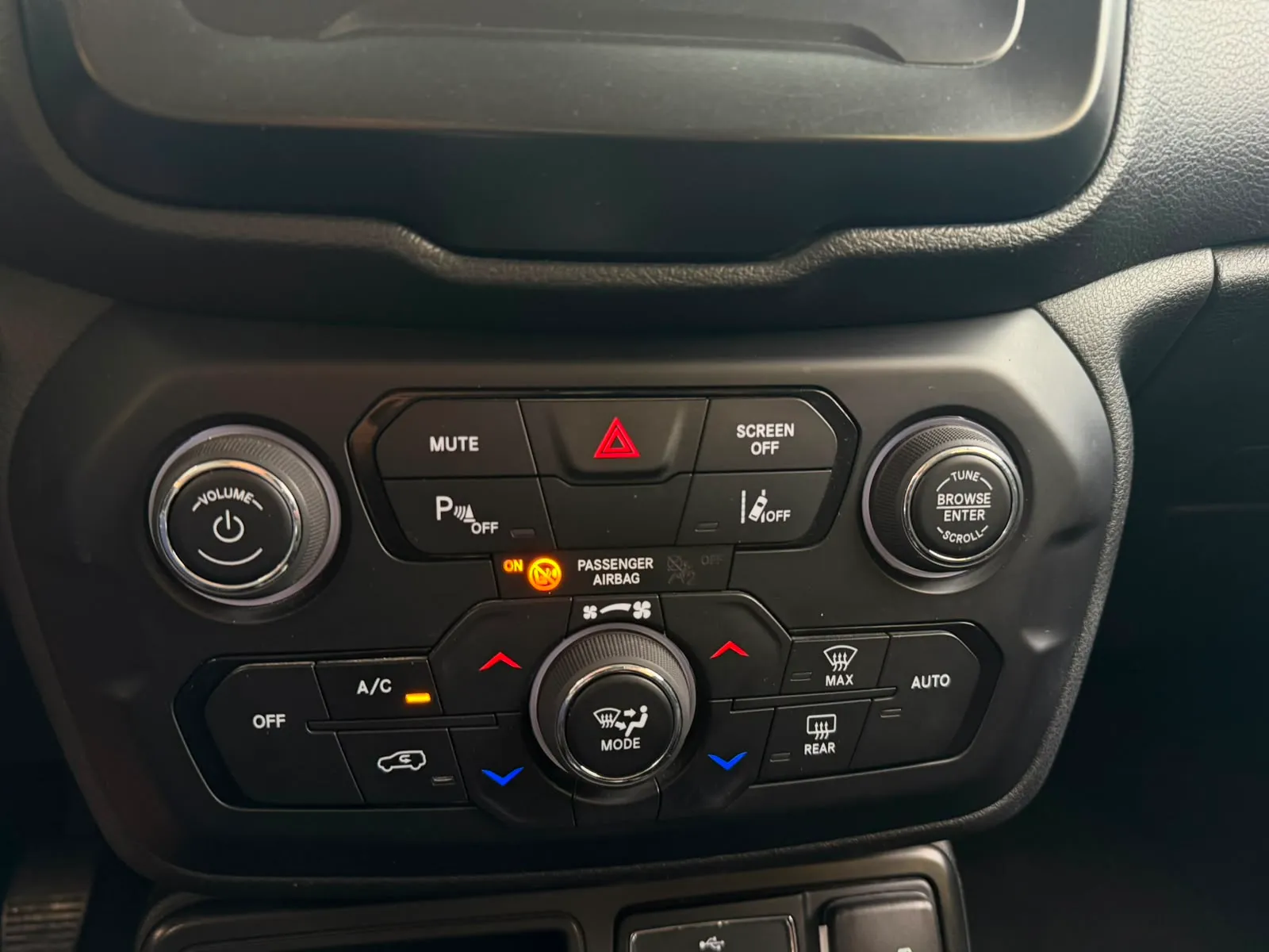 Jeep Renegade Longitude 1.0G 4x2 - foto 14