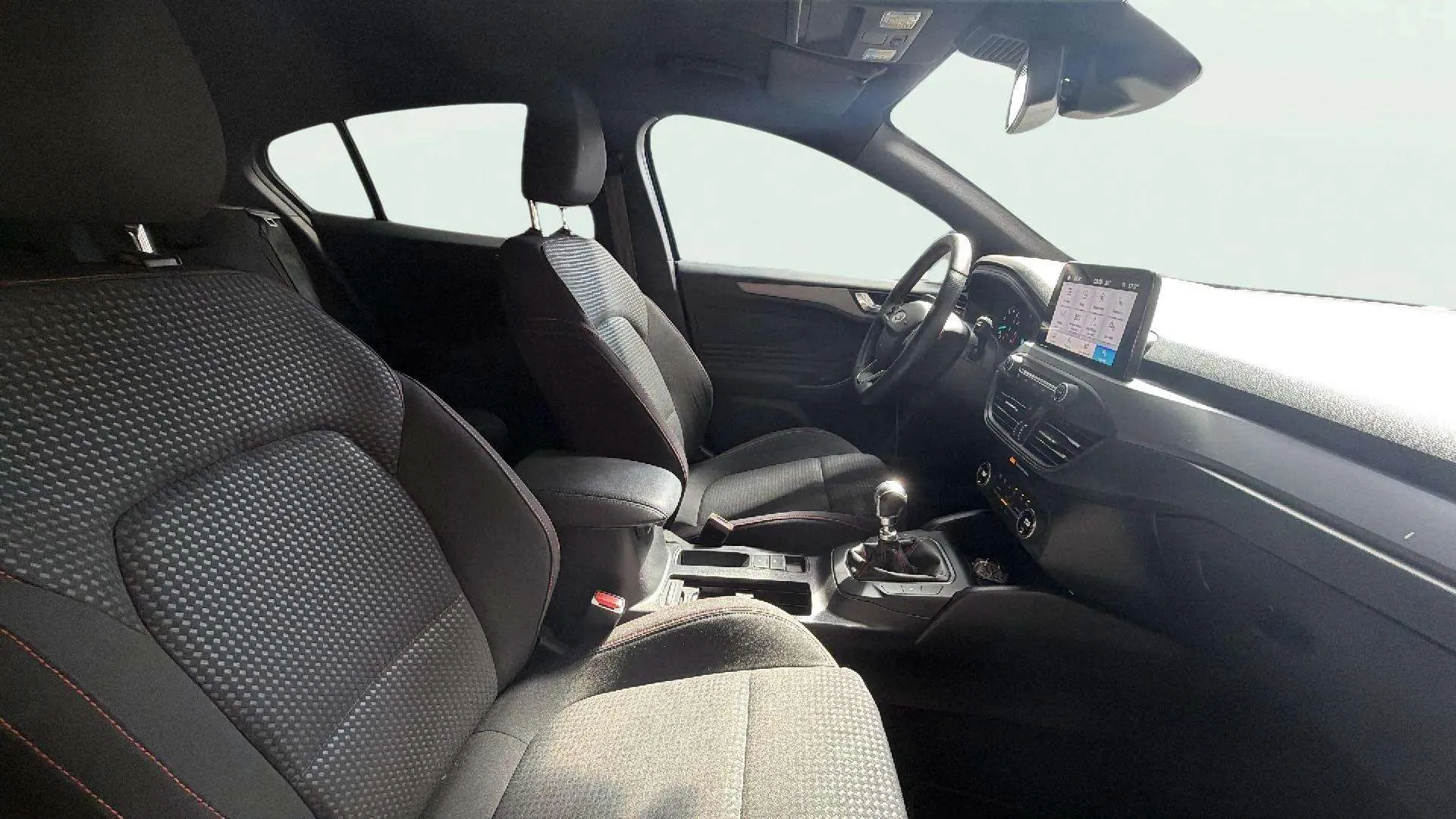 Ford Focus 1.0 EcoBoost MHEV ST-Line Design SIP - foto 19