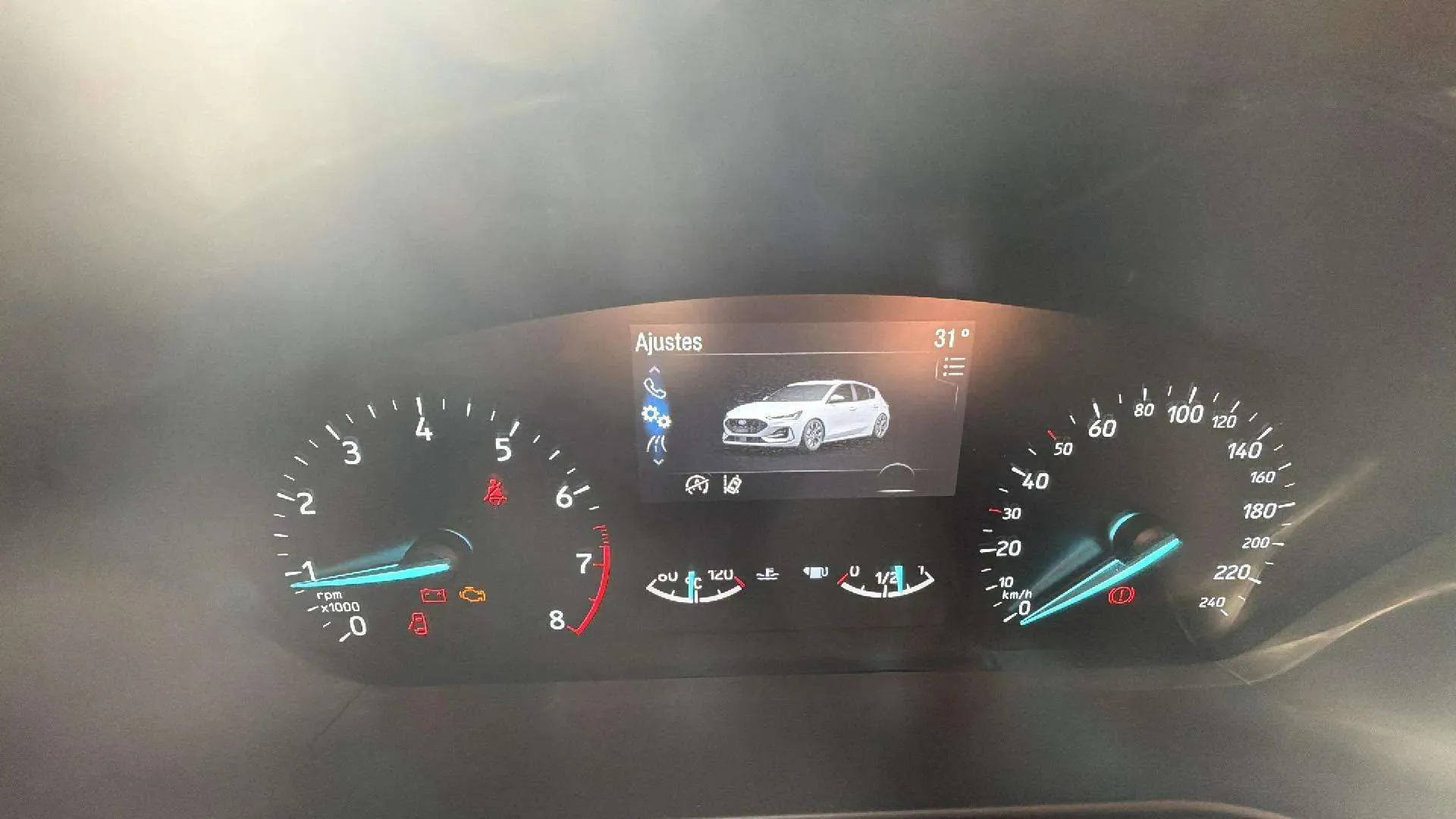 Ford Focus 1.0 EcoBoost MHEV ST-Line Design SIP - foto 18