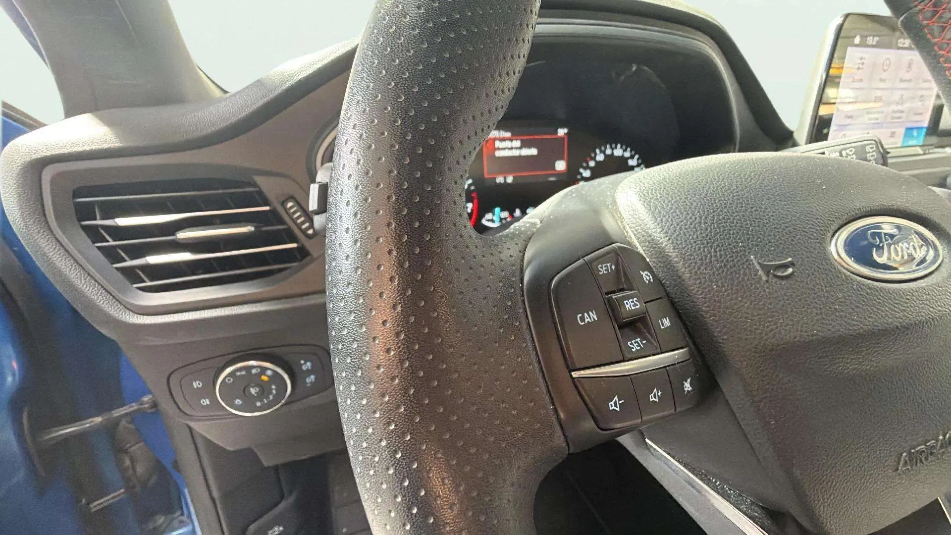 Ford Focus 1.0 EcoBoost MHEV ST-Line Design SIP - foto 22
