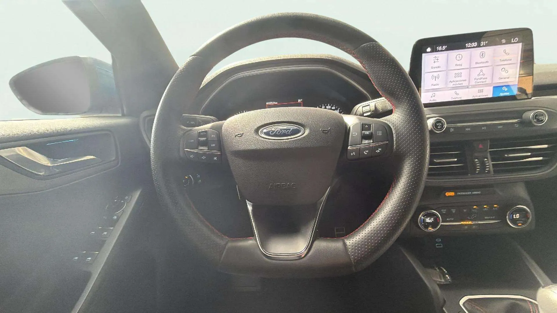Ford Focus 1.0 EcoBoost MHEV ST-Line Design SIP - foto 15