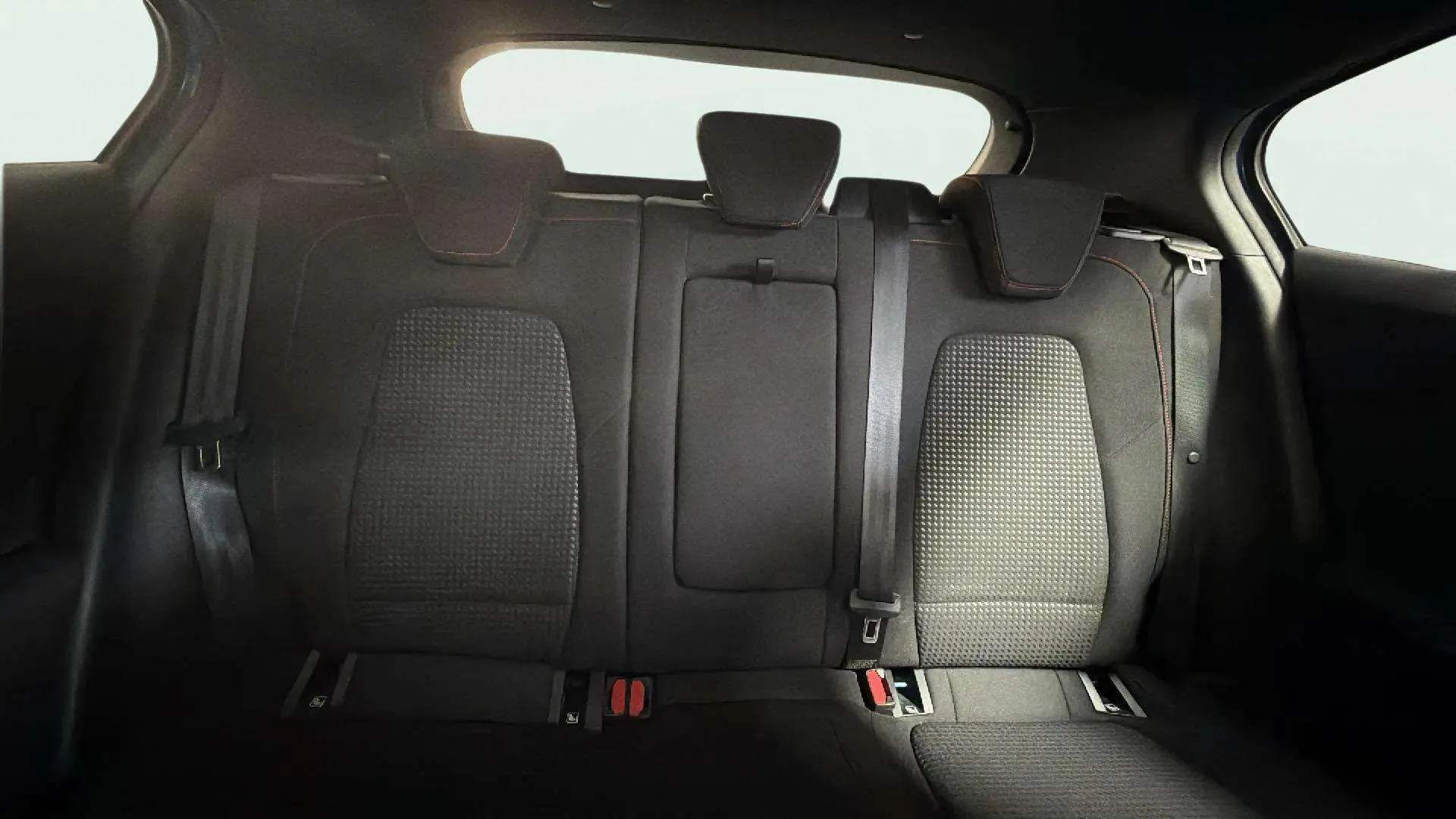Ford Focus 1.0 EcoBoost MHEV ST-Line Design SIP - foto 21