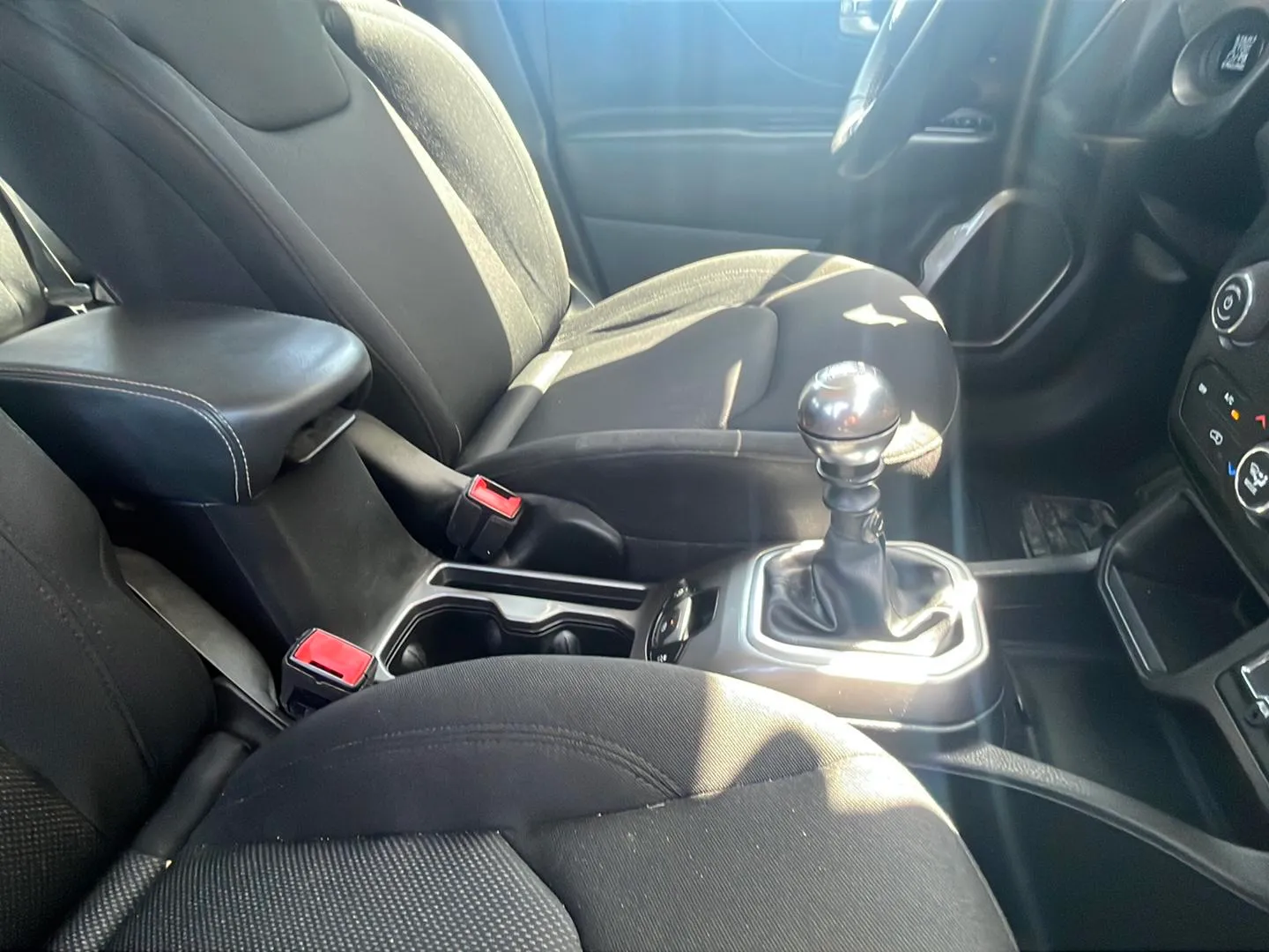 Jeep Renegade Longitude 1.0G 4x2 - foto 26
