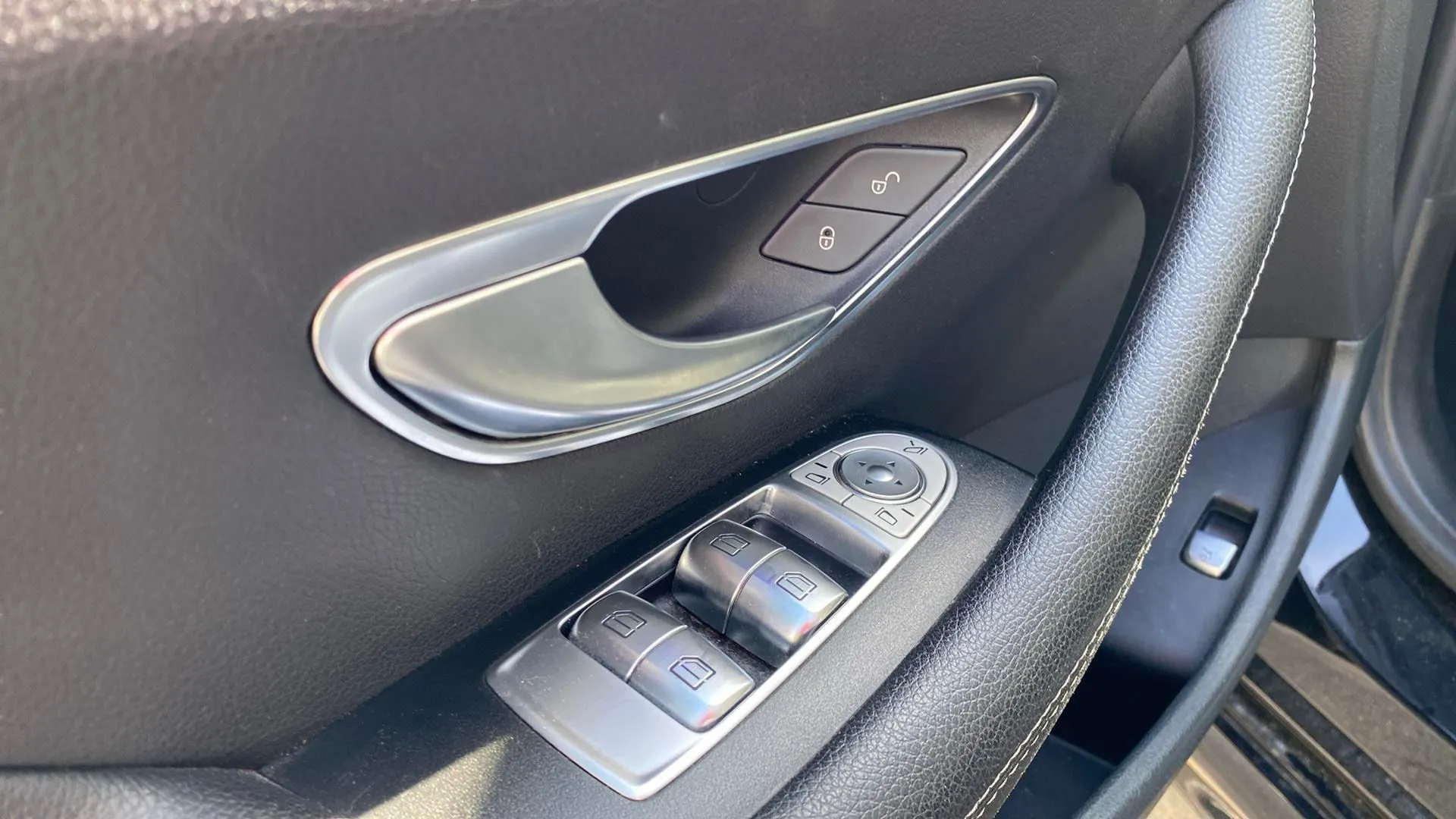 Mercedes-Benz Clase E Coupé E 350 - foto 21