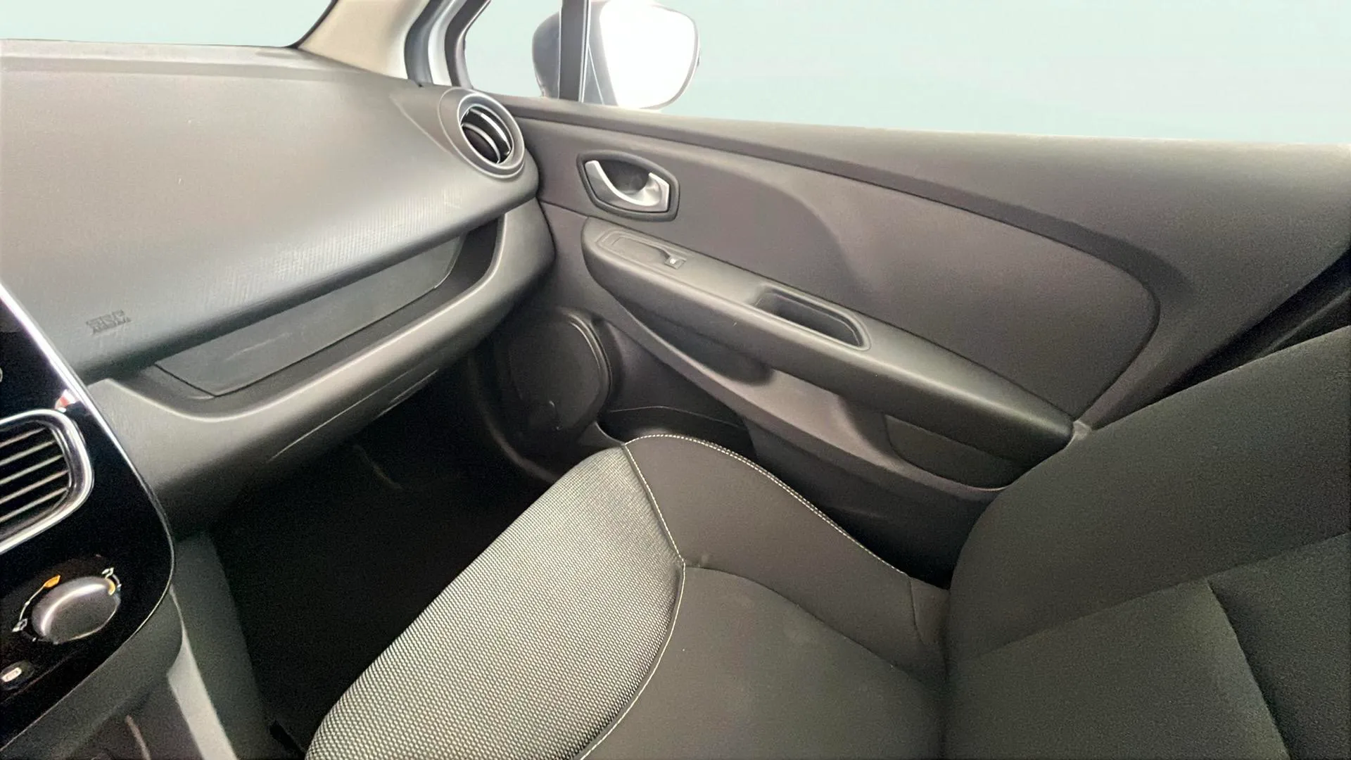 Renault Clio Business dCi -18 - foto 28
