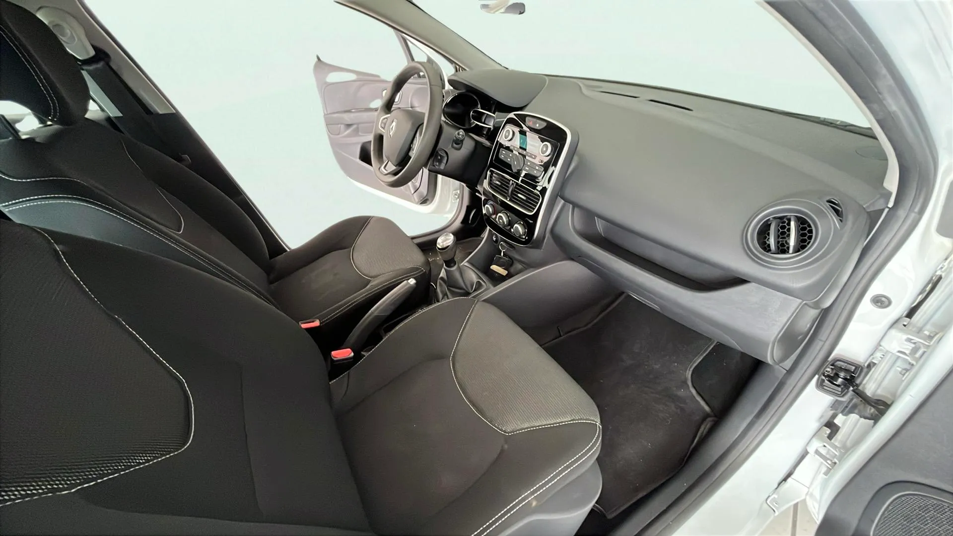 Renault Clio Business dCi -18 - foto 31